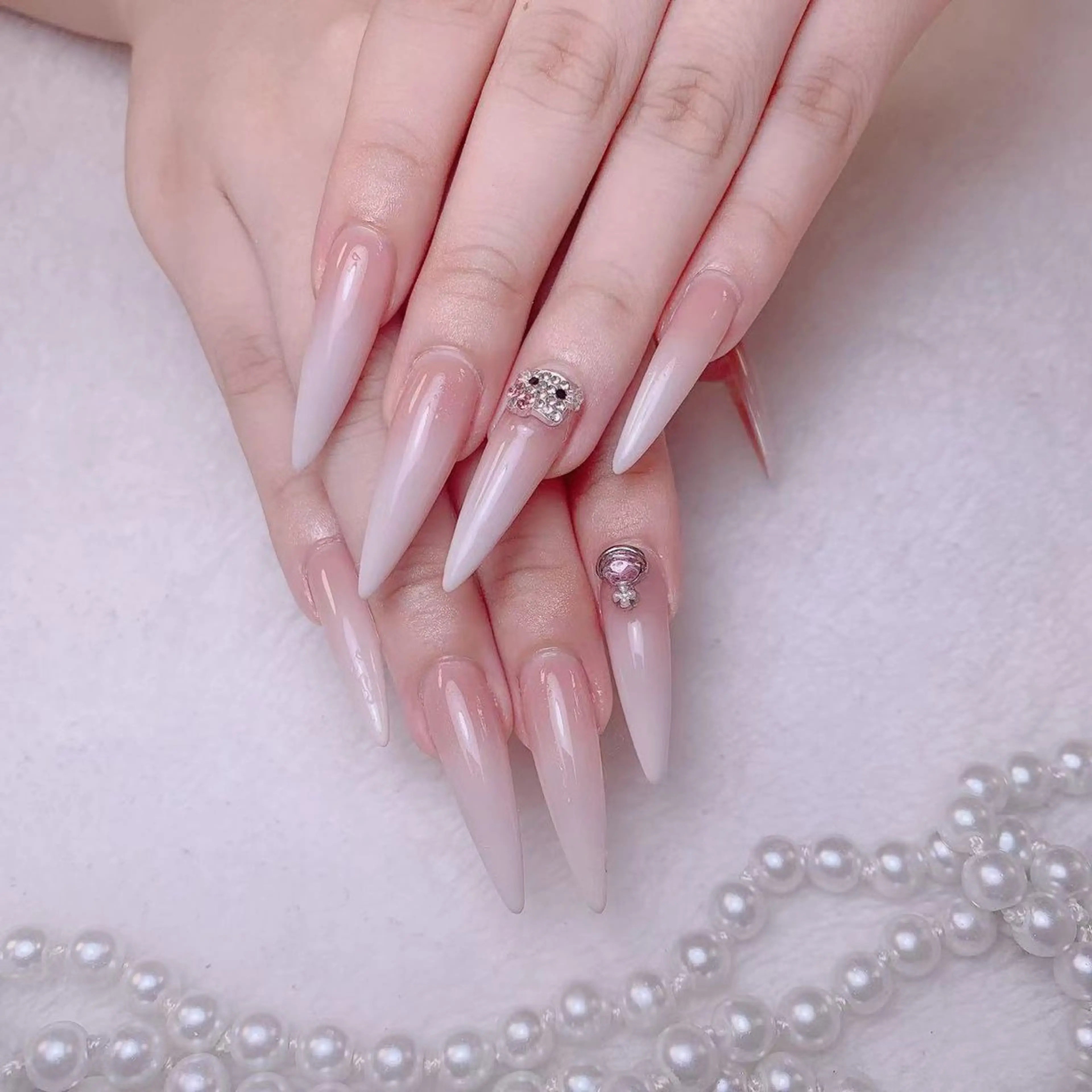 ネイル 長さ出し ネイルチップ Amina nail salonのネイルデザイン