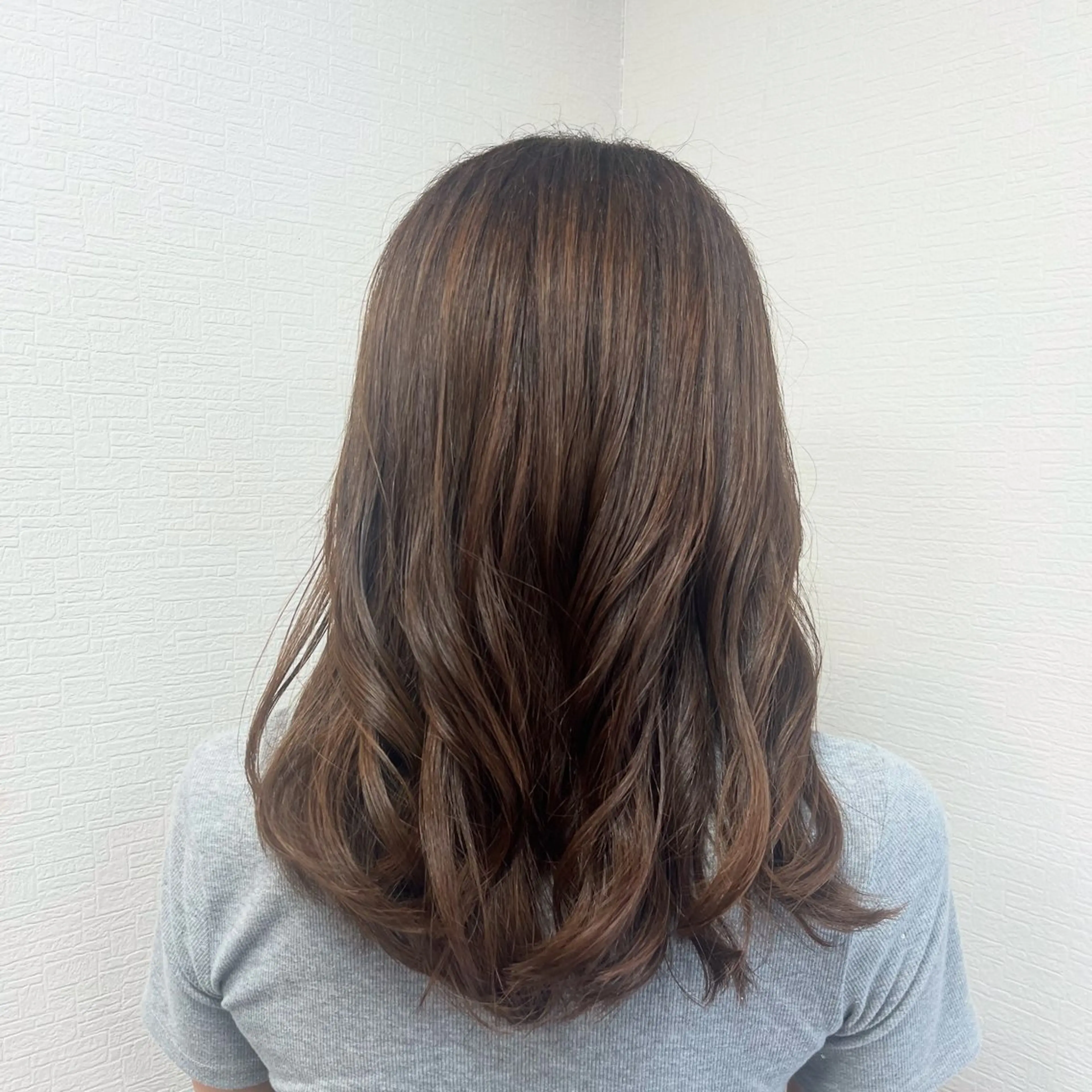 セミロング カラー 日下 なるみのヘアスタイル