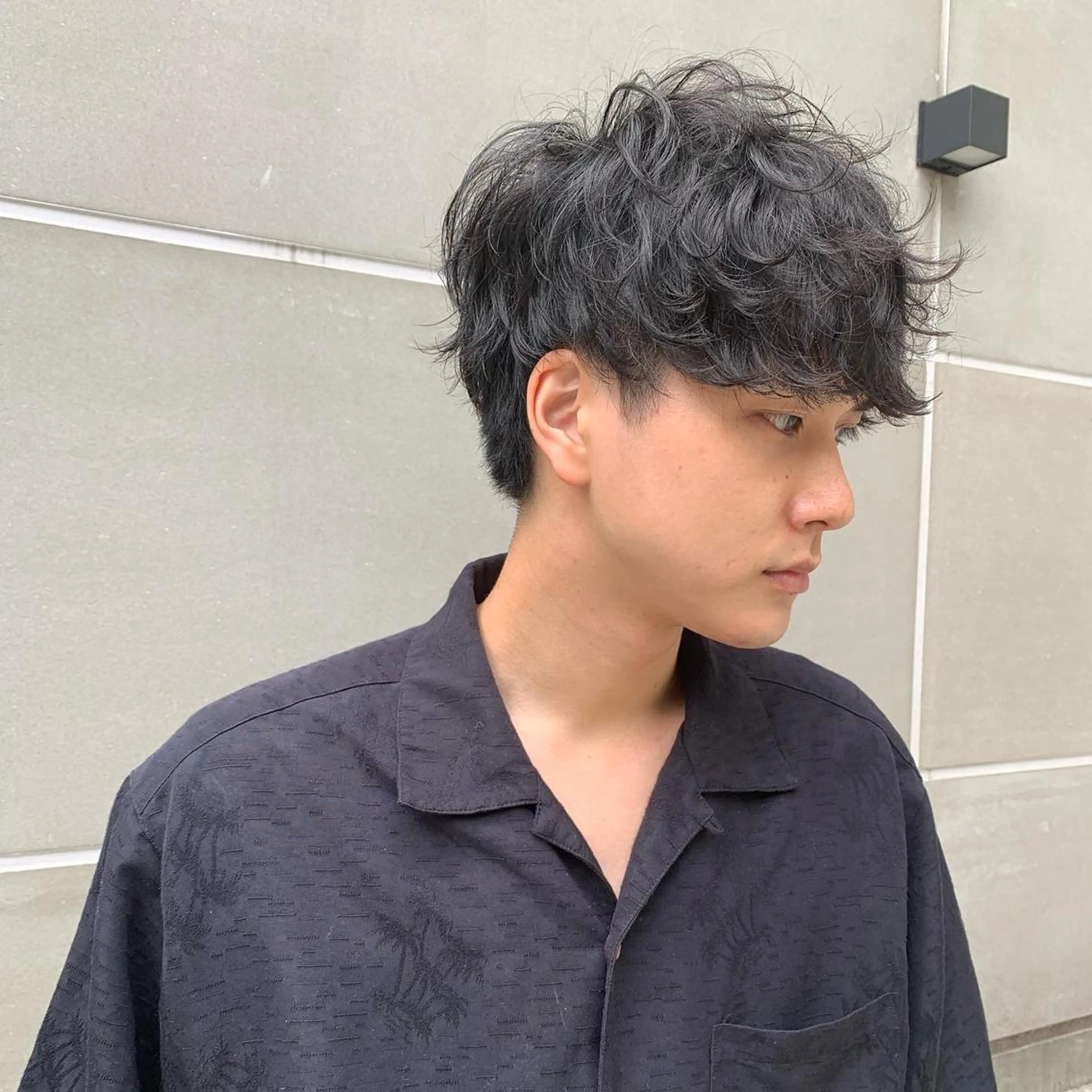 ミディアム パーマ メンズ 三矢 ちなつのヘアスタイル