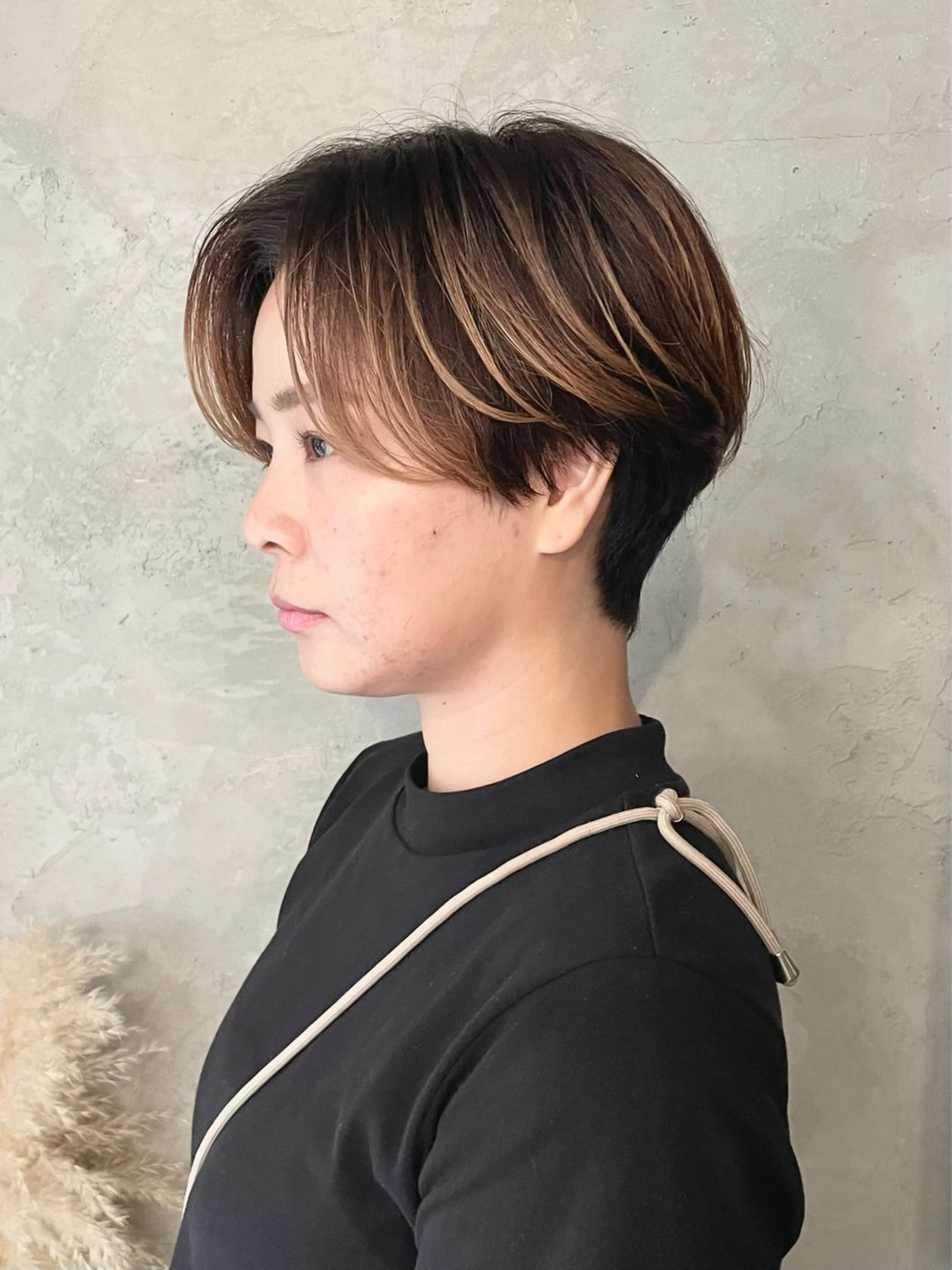 ショート カラー 岡田 恭明のヘアスタイル