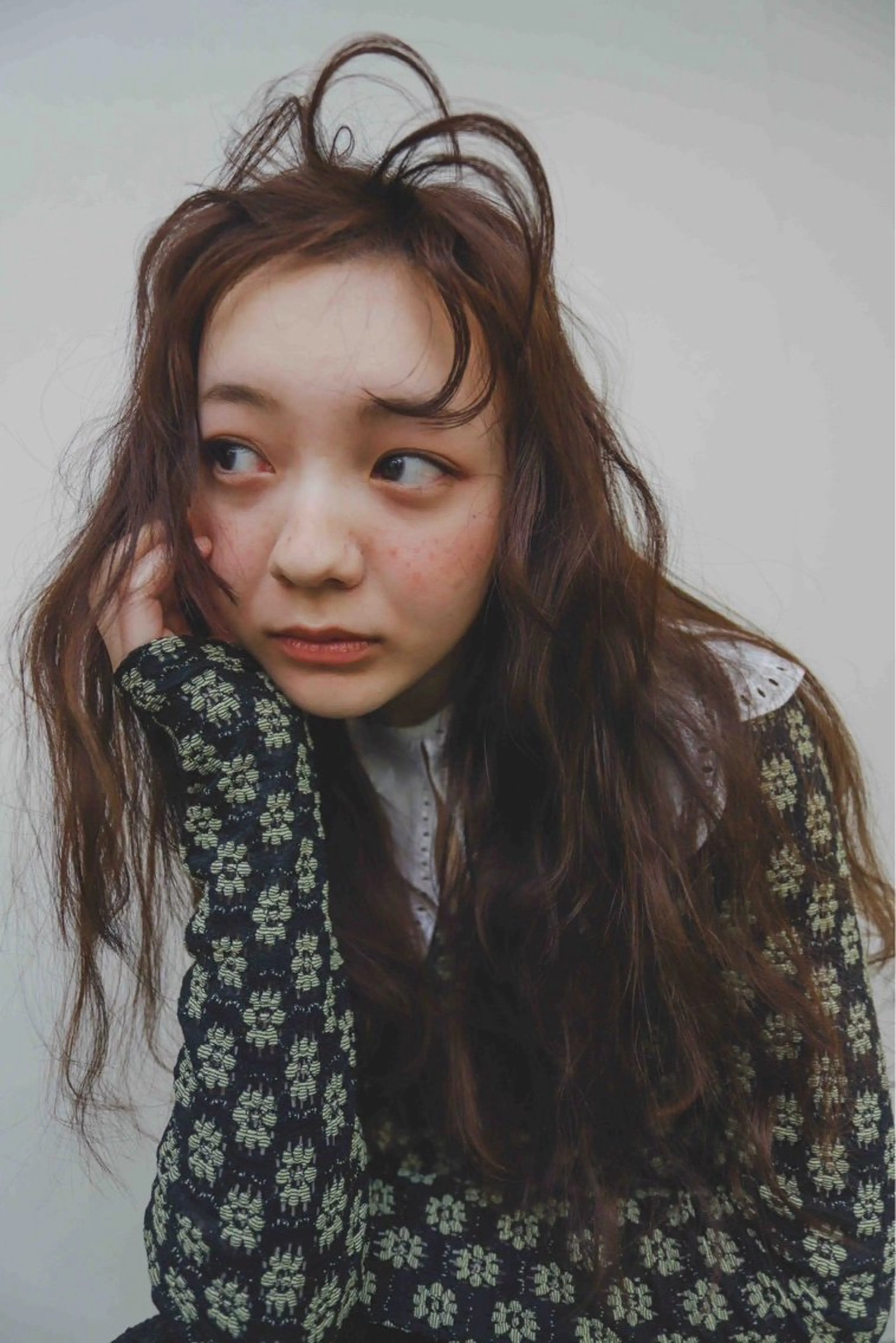 ロング 湯浅 あや果のヘアスタイル