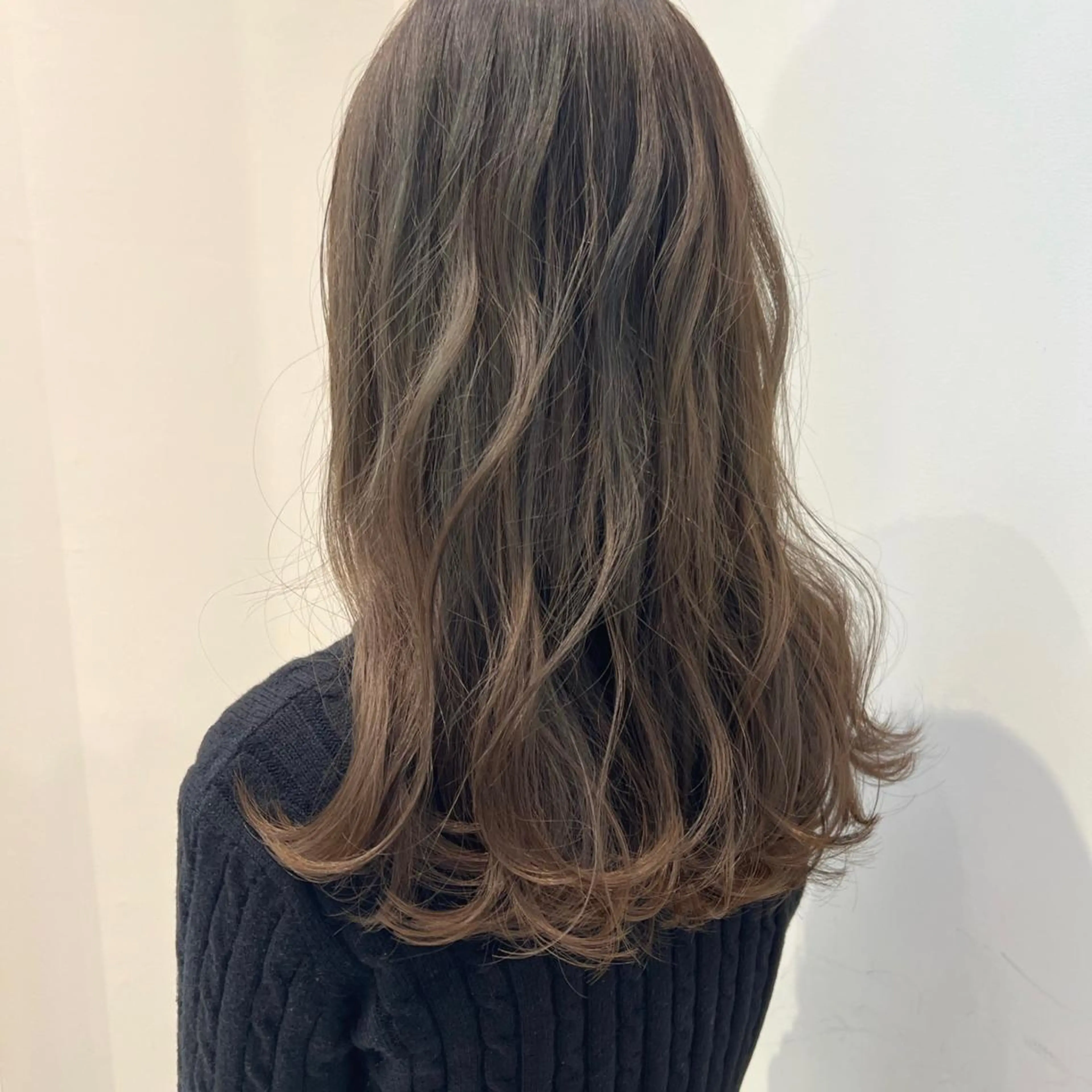 ブリーチなしで透明感♢くすみオリーブカラーの写真