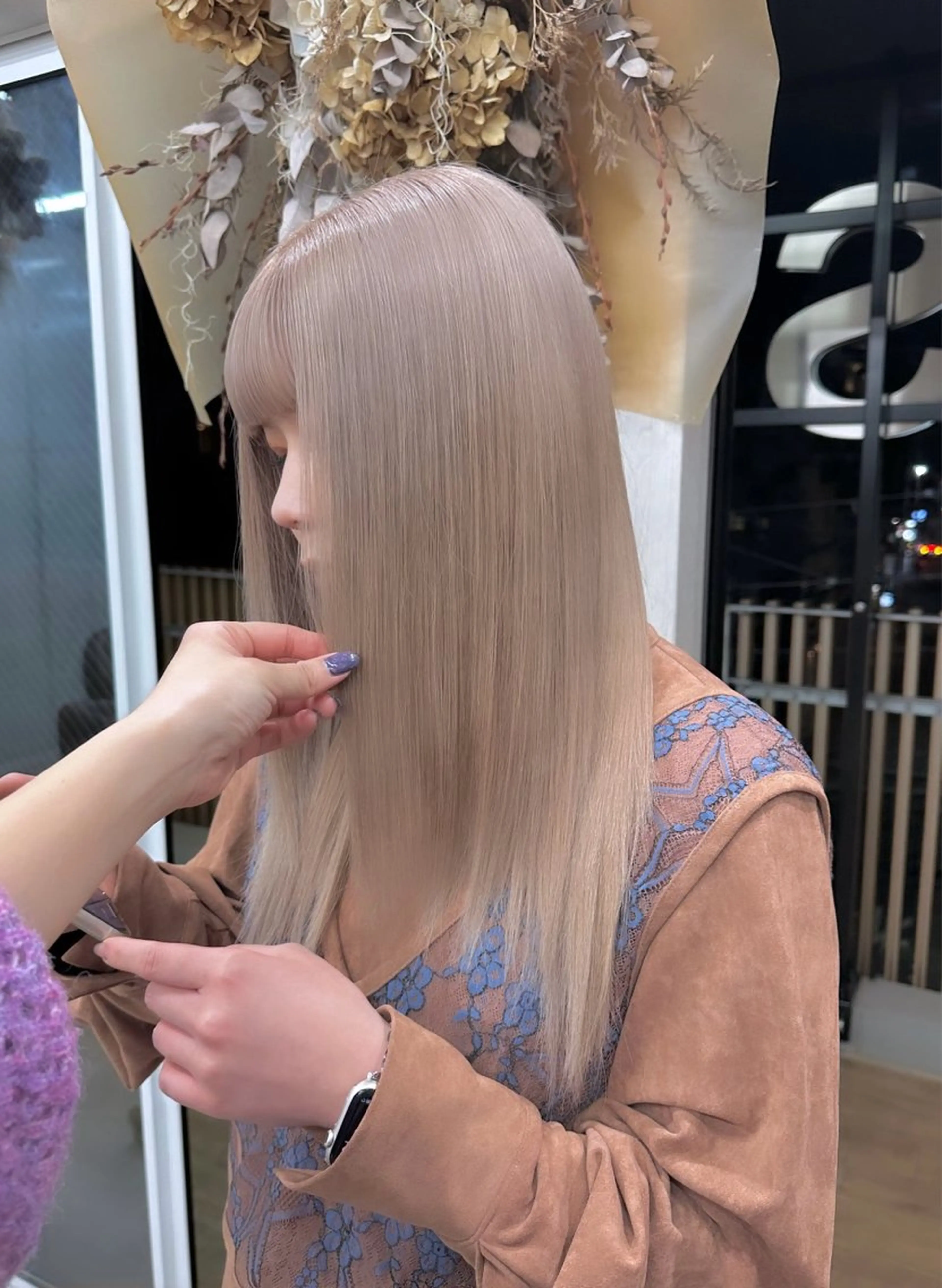 セミロング カラー ブリーチ ヘアカラー トリートメント 佃 優音のヘアスタイル