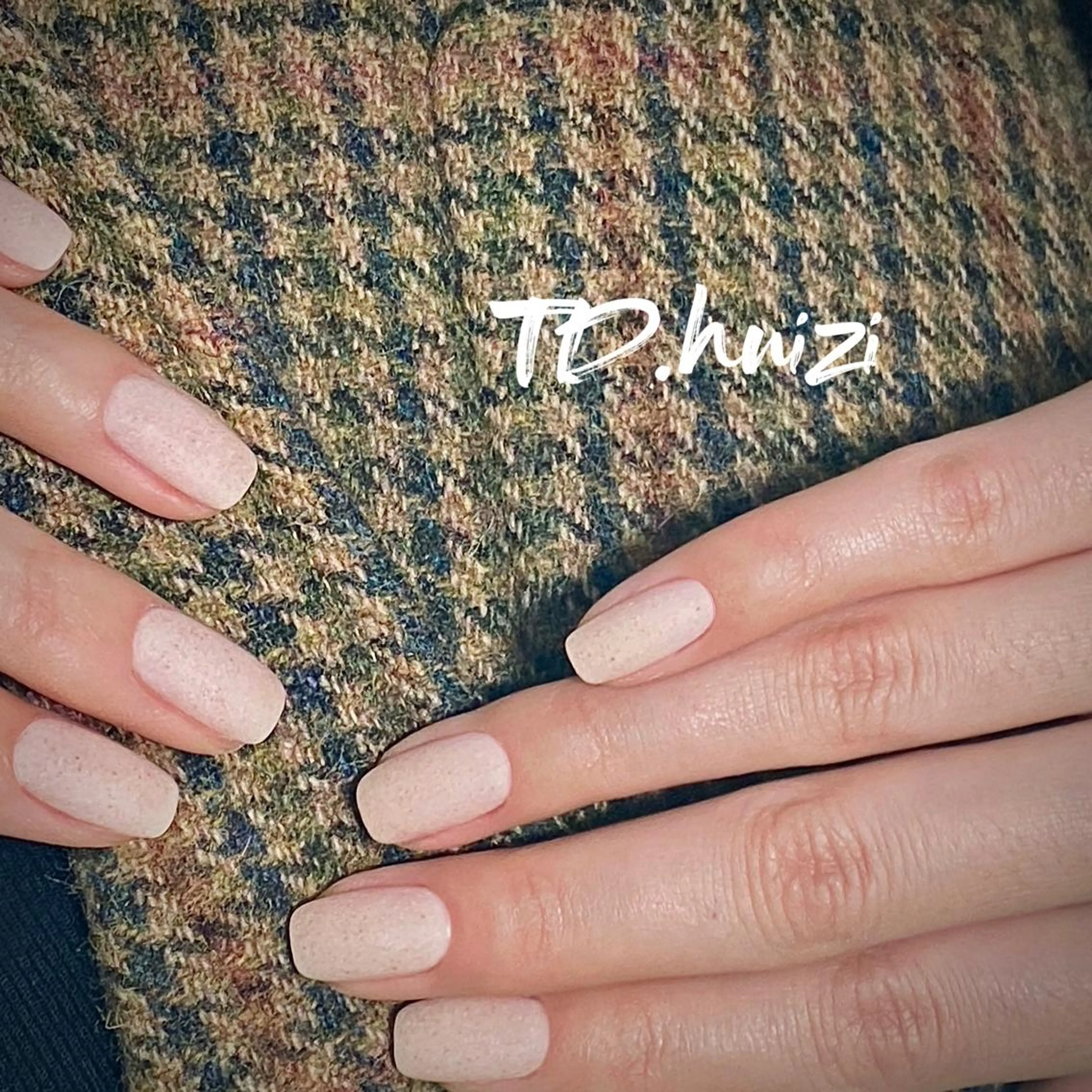 ショート めぐみのネイルサロン スタッフ練習のネイルデザイン