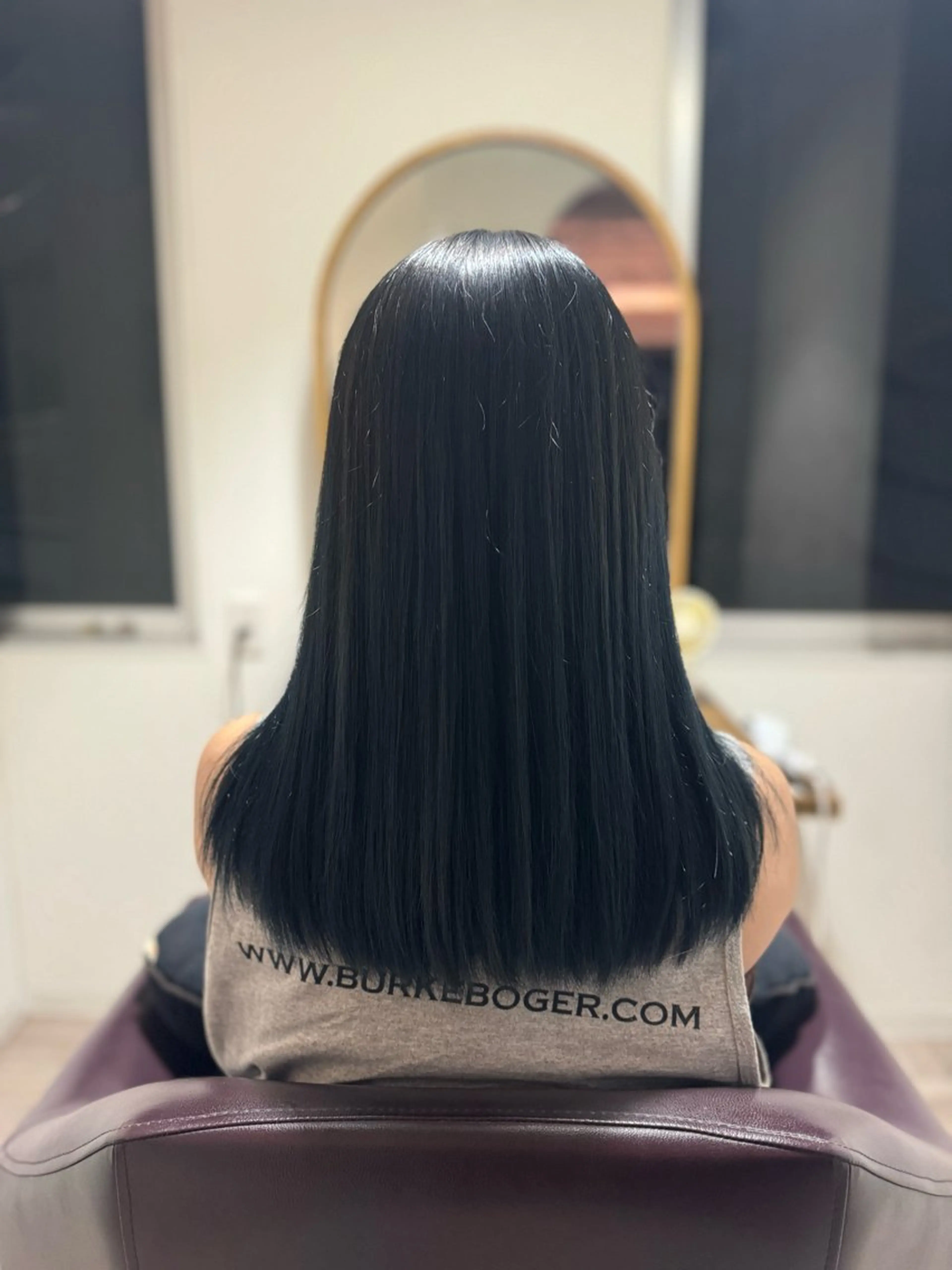 セミロング カラー 黒髪 ブルーカラー ブルーブラック 川中 琉以のヘアスタイル