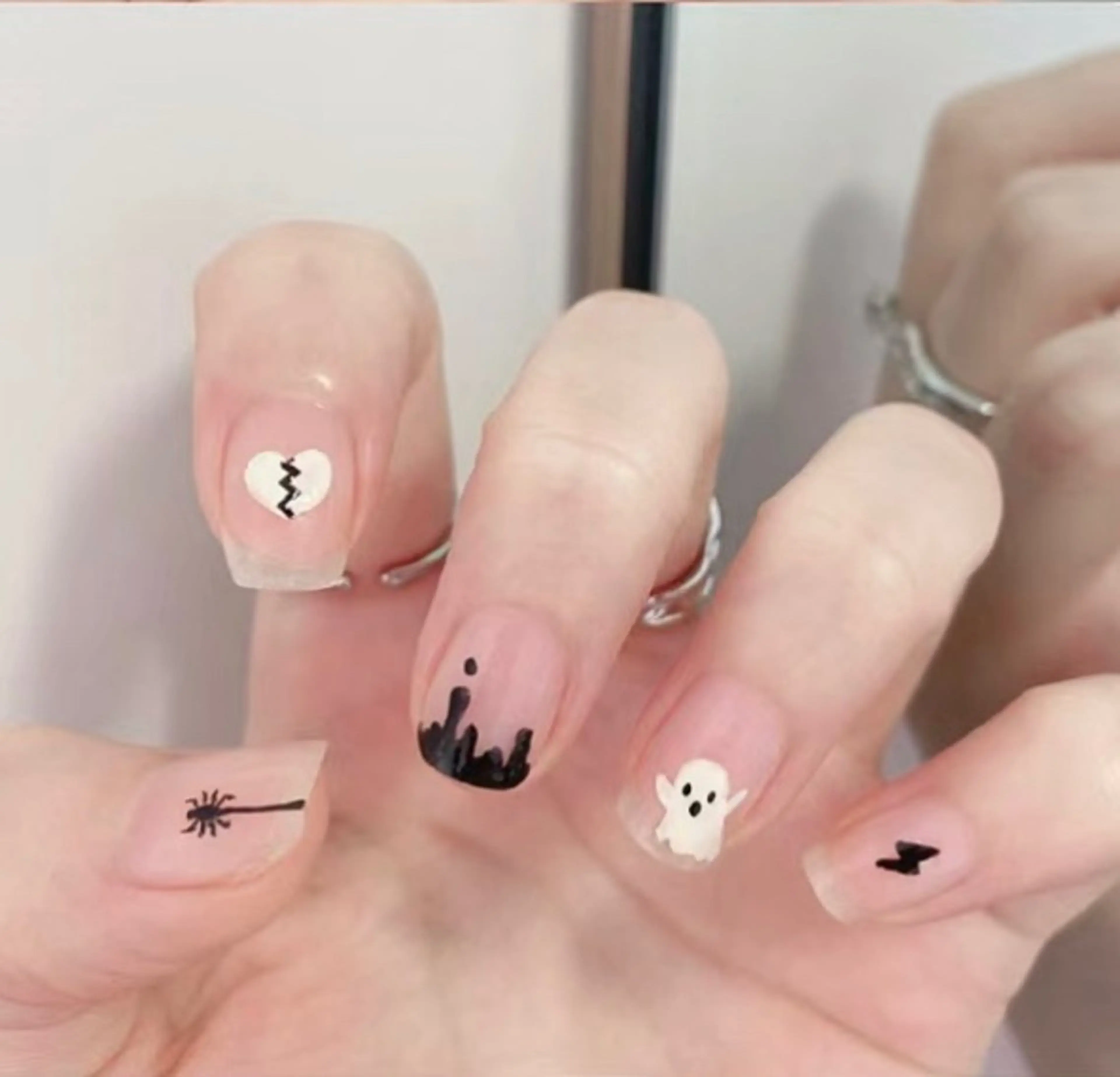 ネイル シ シのネイルデザイン