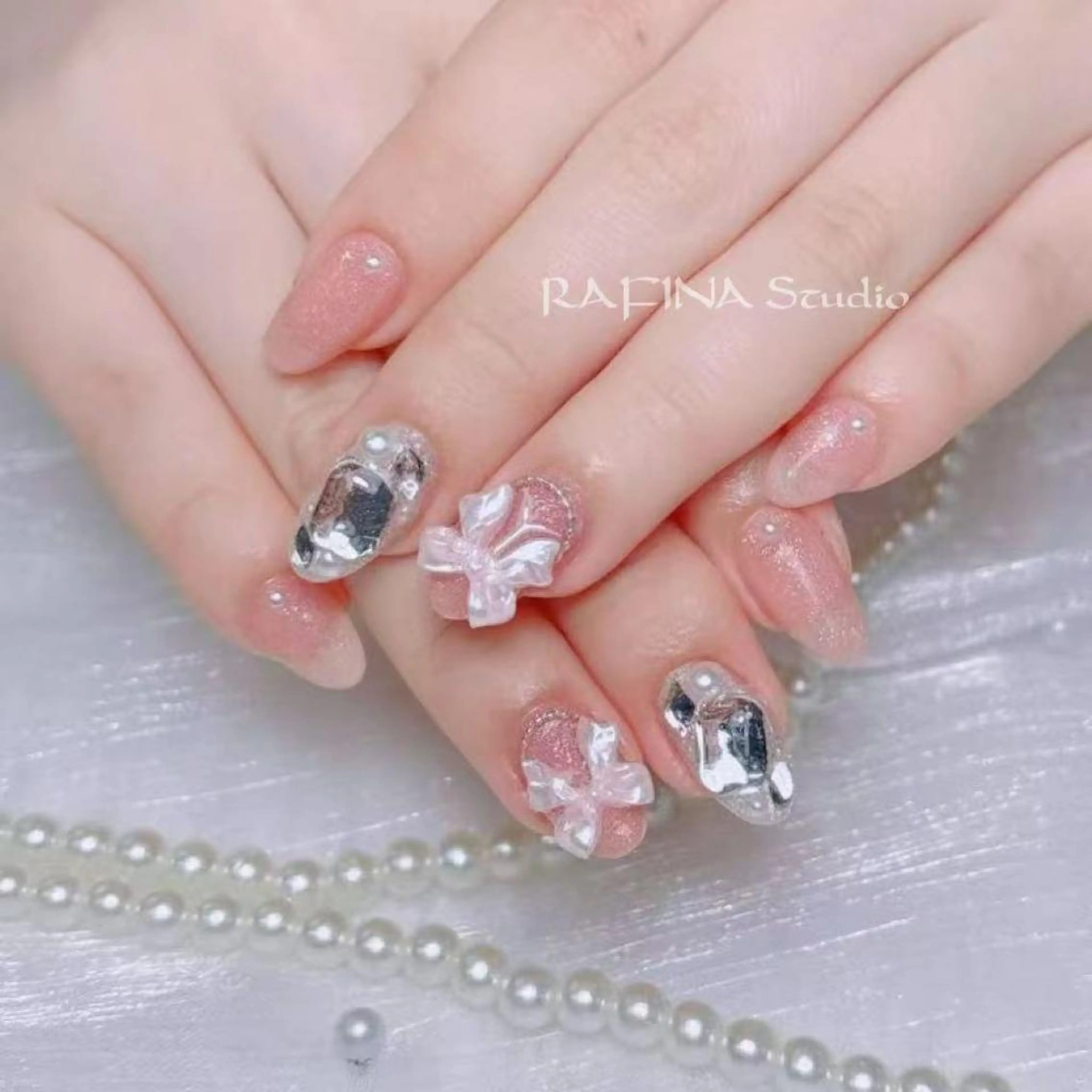 ネイル 桃香 Minaのネイルデザイン