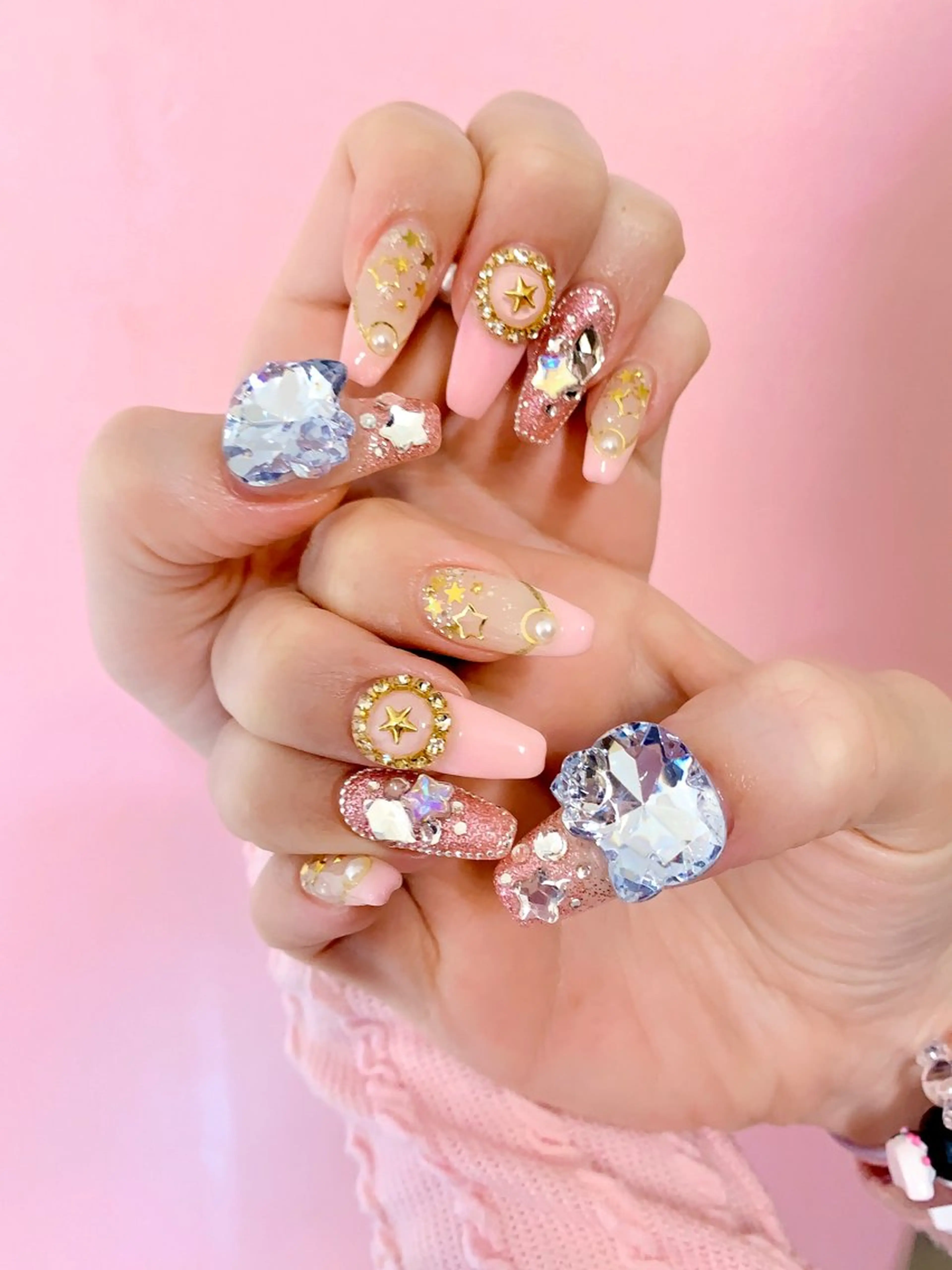 ネイル アートネイル キラキラネイル 韓国ネイル ロングネイル 持ち込み 3Dアートネイル💗 都築レナのネイルデザイン