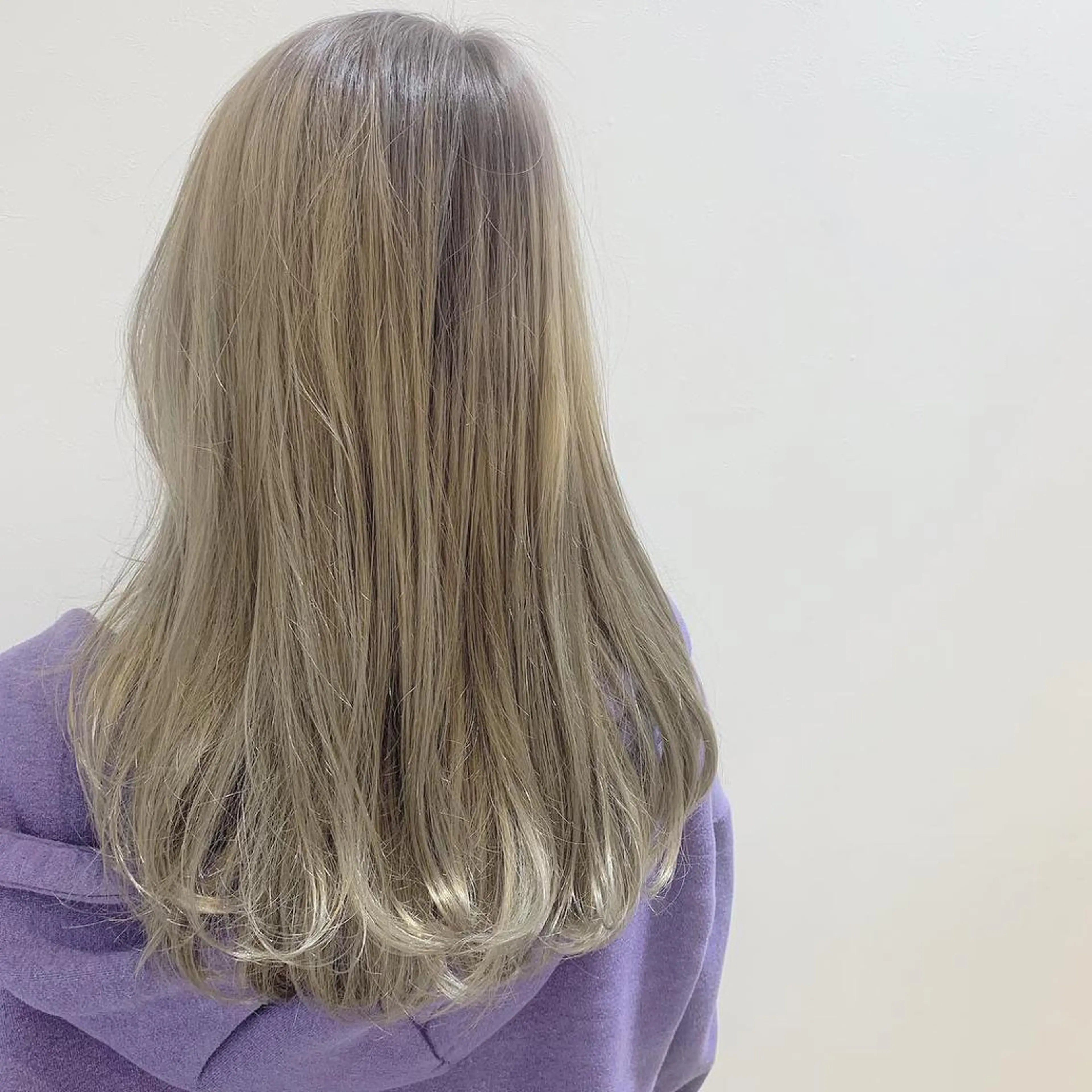 カラー ヘアカラー 西田 優菜のヘアスタイル