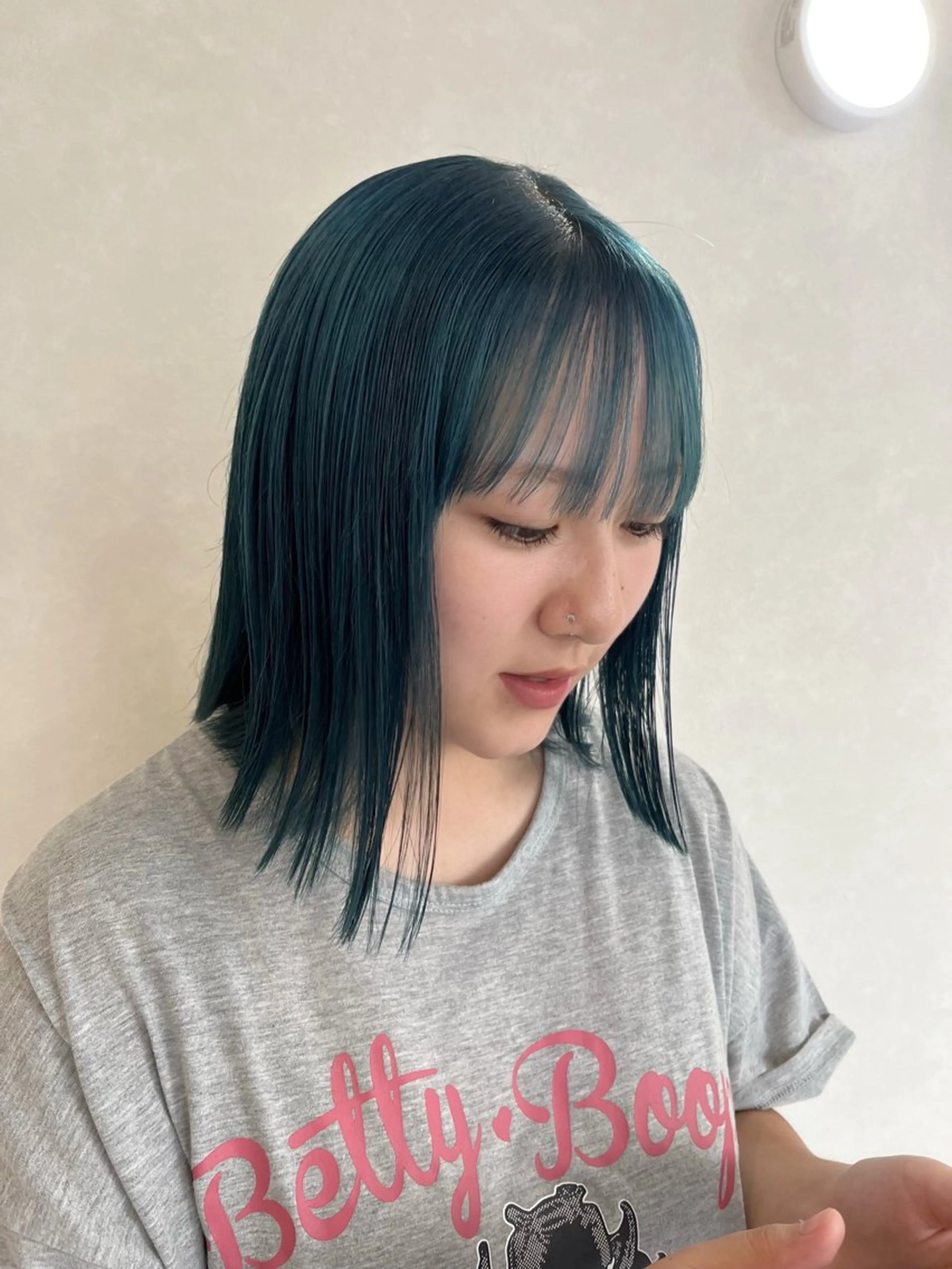 ミディアム カラー カット ヘアカラー 長山 茉白のヘアスタイル