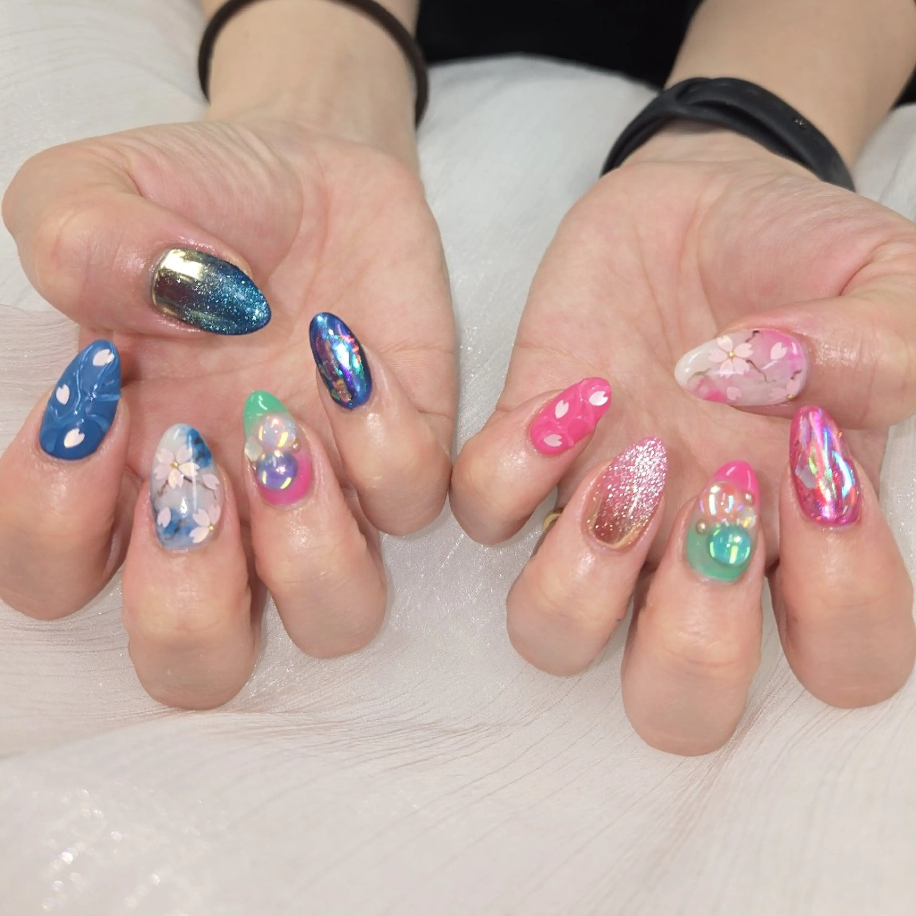 ネイル アートネイル オーロラネイル チークネイル ジェルネイル グラデーション ハンドネイル 河野ちえ (雑誌掲載サロン)のネイルデザイン