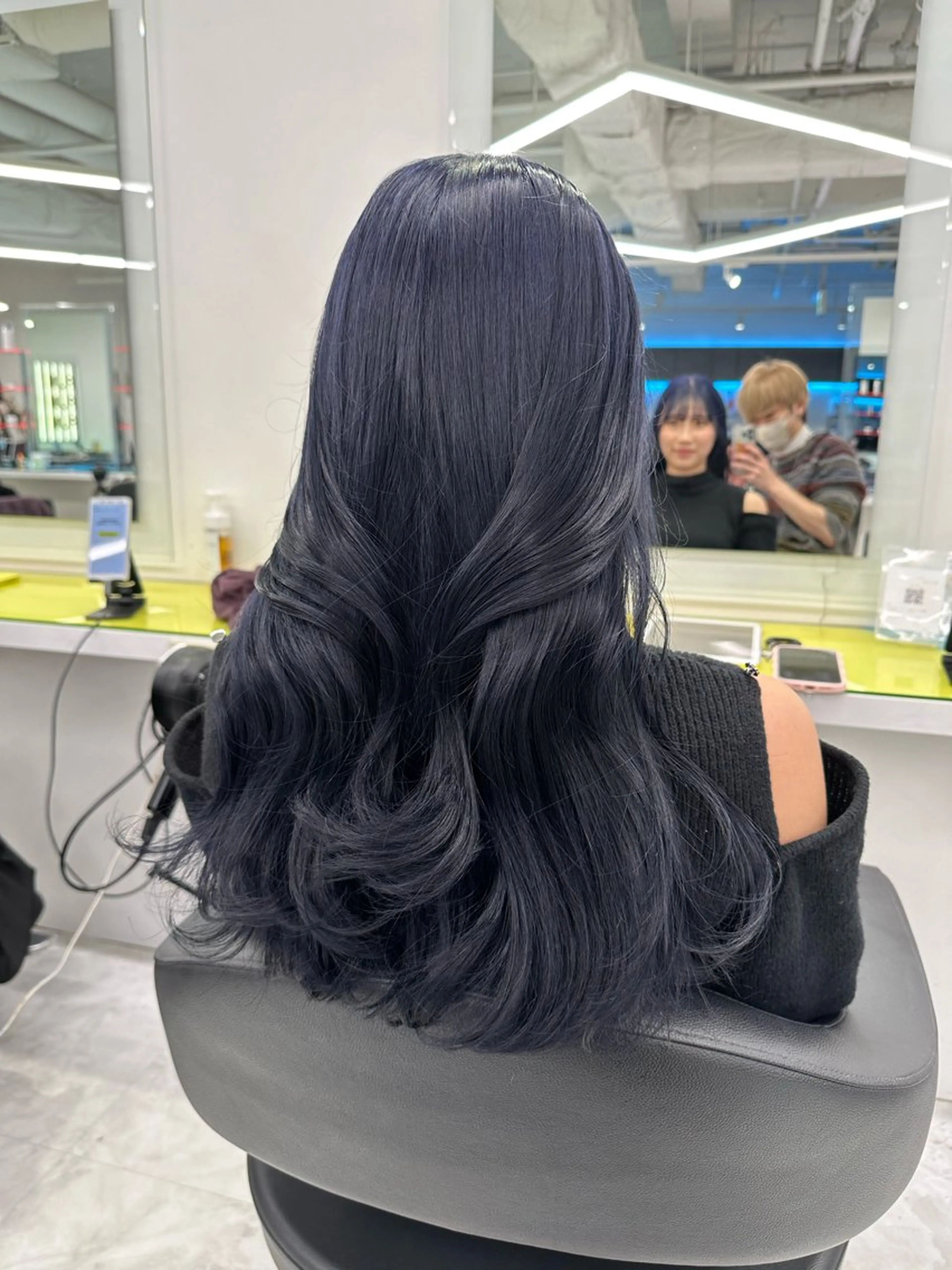 ロング カラー ヘアアレンジ 艶カラー/ハイトーン /レイヤーカットのヘアスタイル