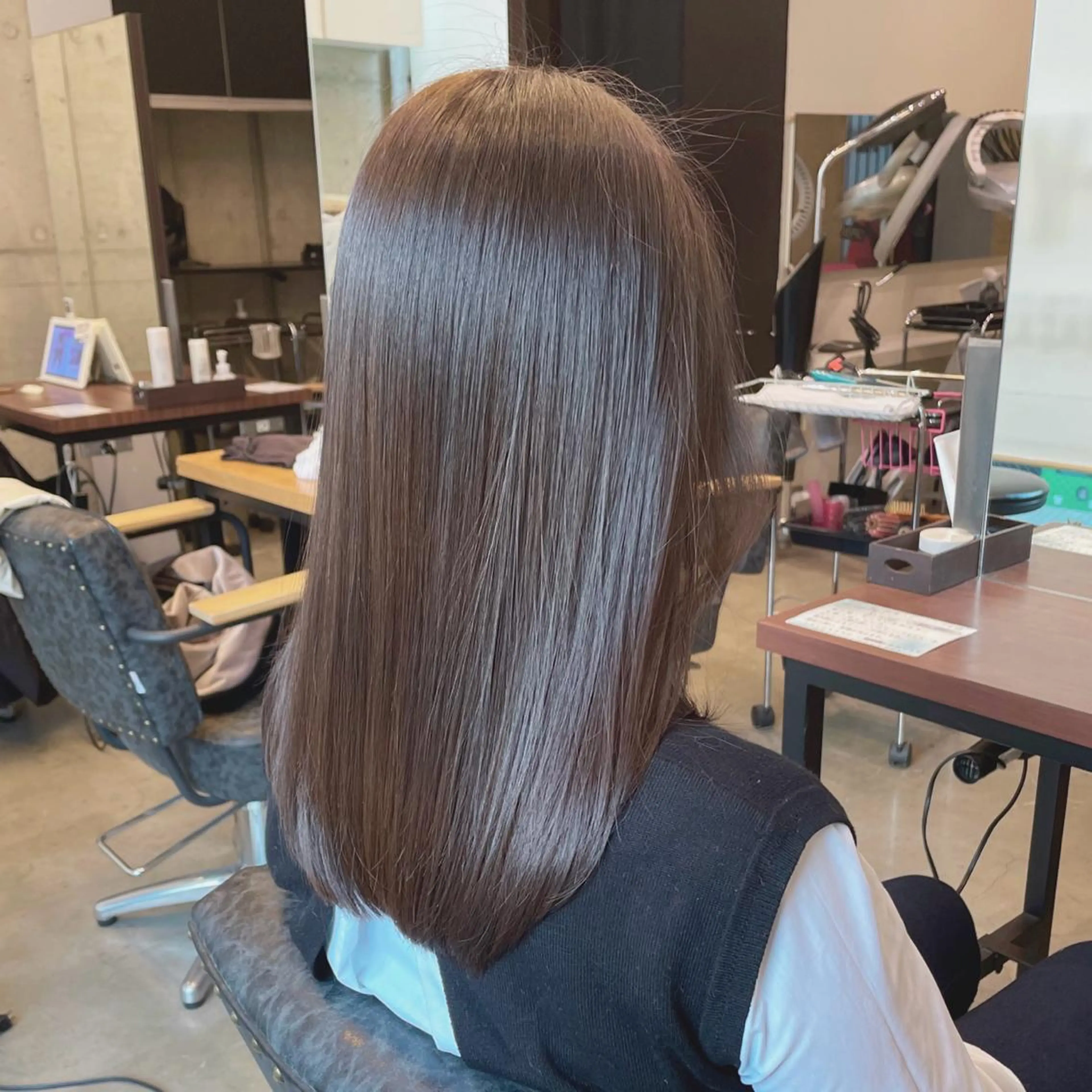 セミロング カラー 西大島美容師 渡部仁太のヘアスタイル