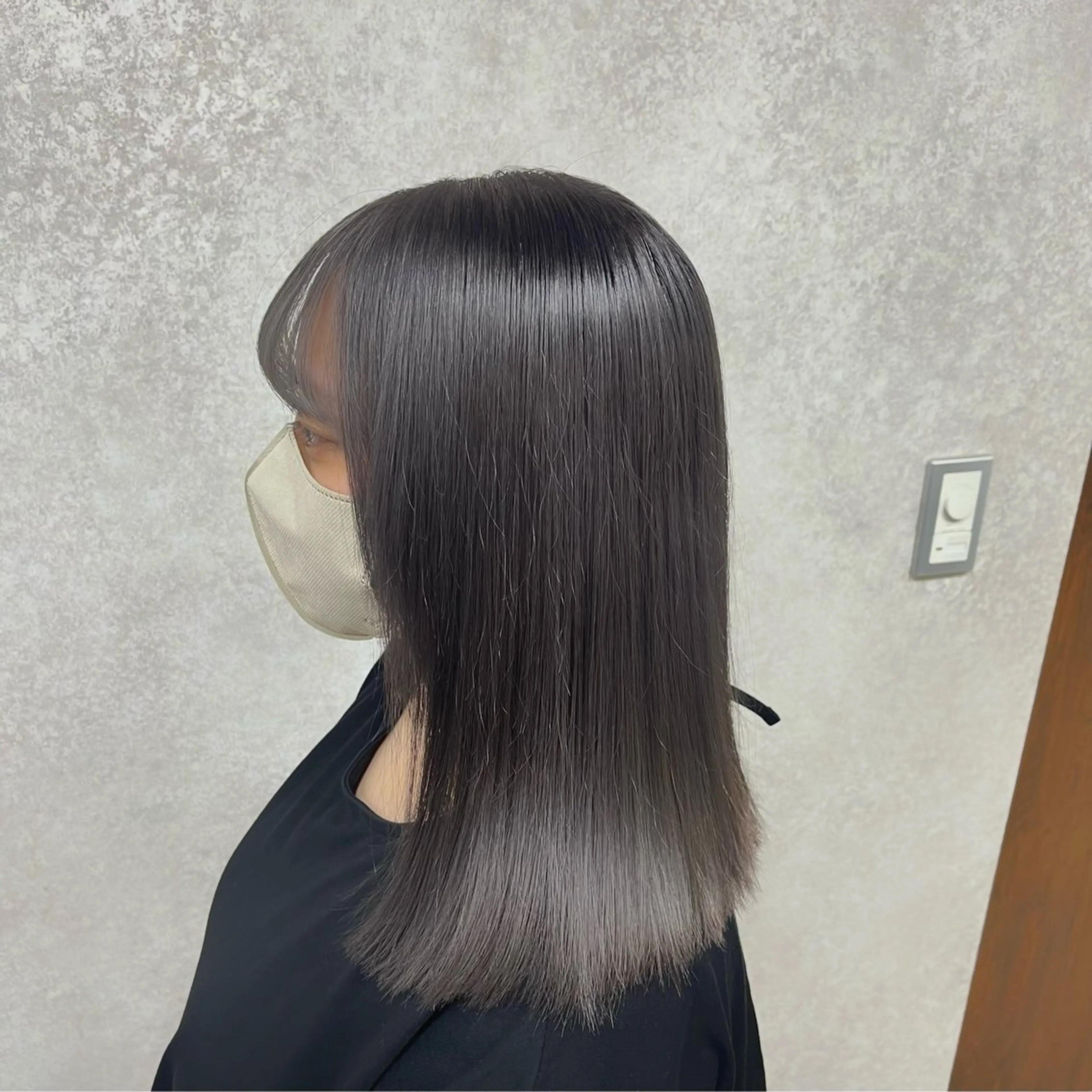 セミロング SHUN 🫧透明感カラー🫧のヘアスタイル