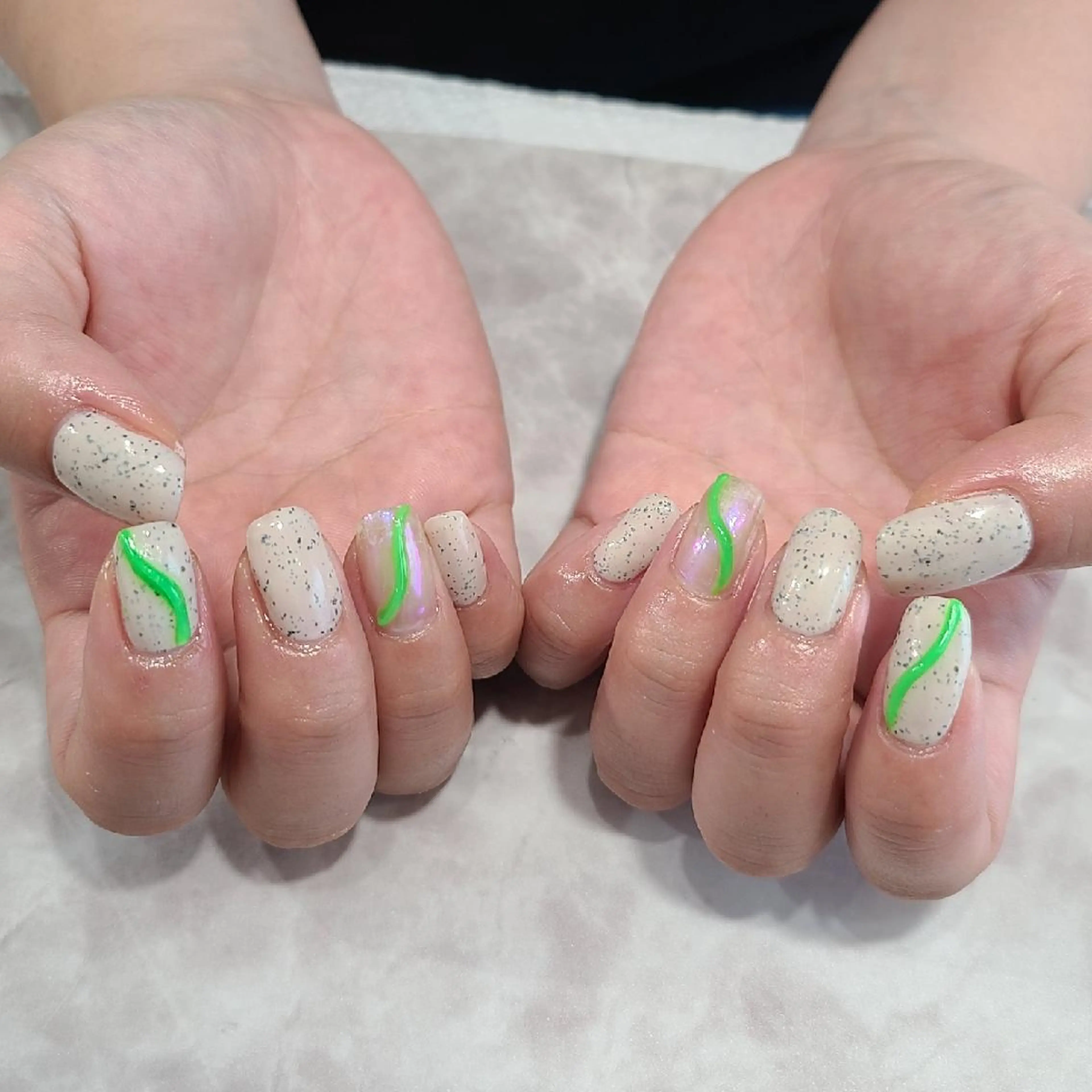 ネイル グリーン ハンドネイル NOGUCHI  KANAのネイルデザイン