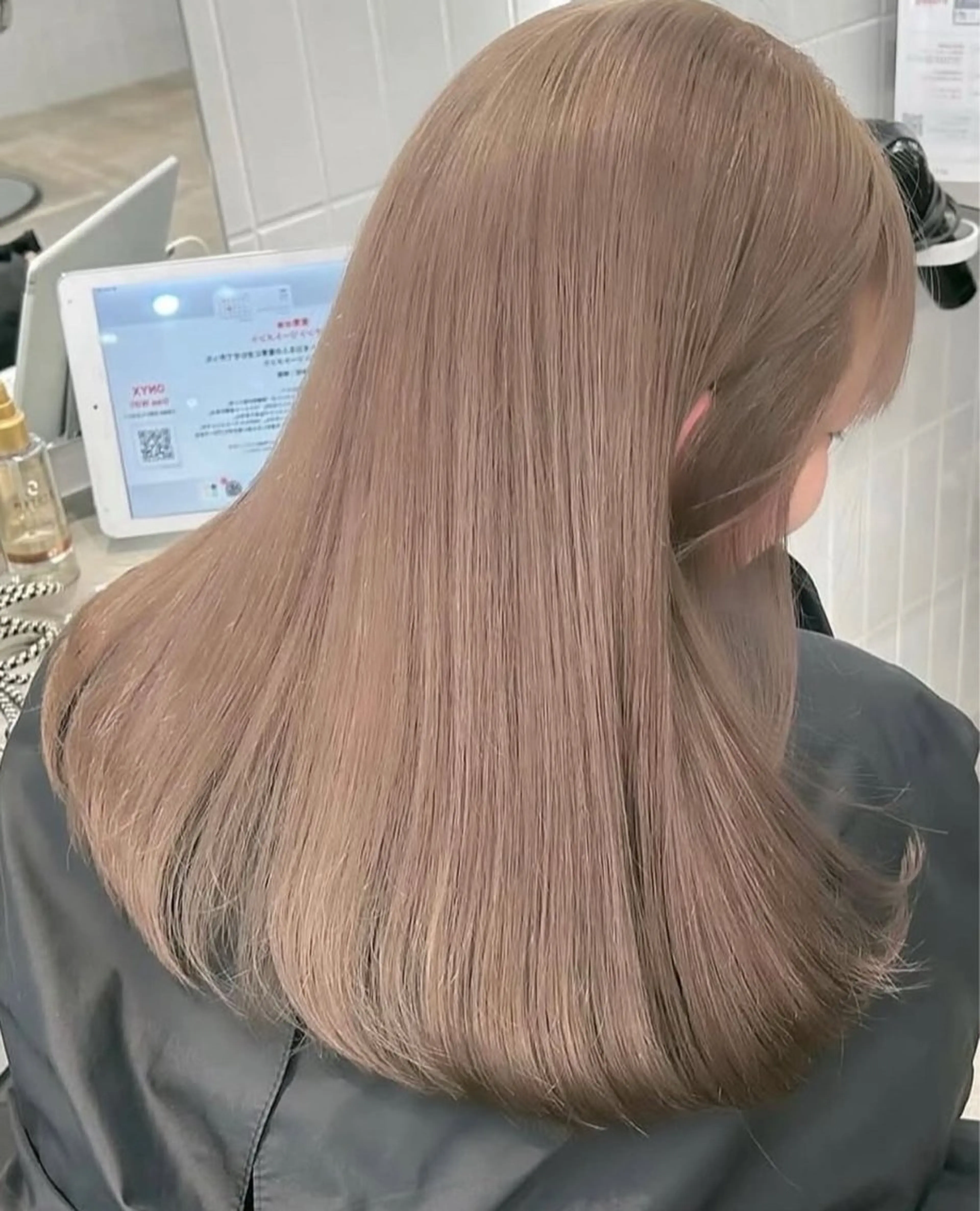 セミロング ヘアカラー sera 🎀海外ハイライトのヘアスタイル