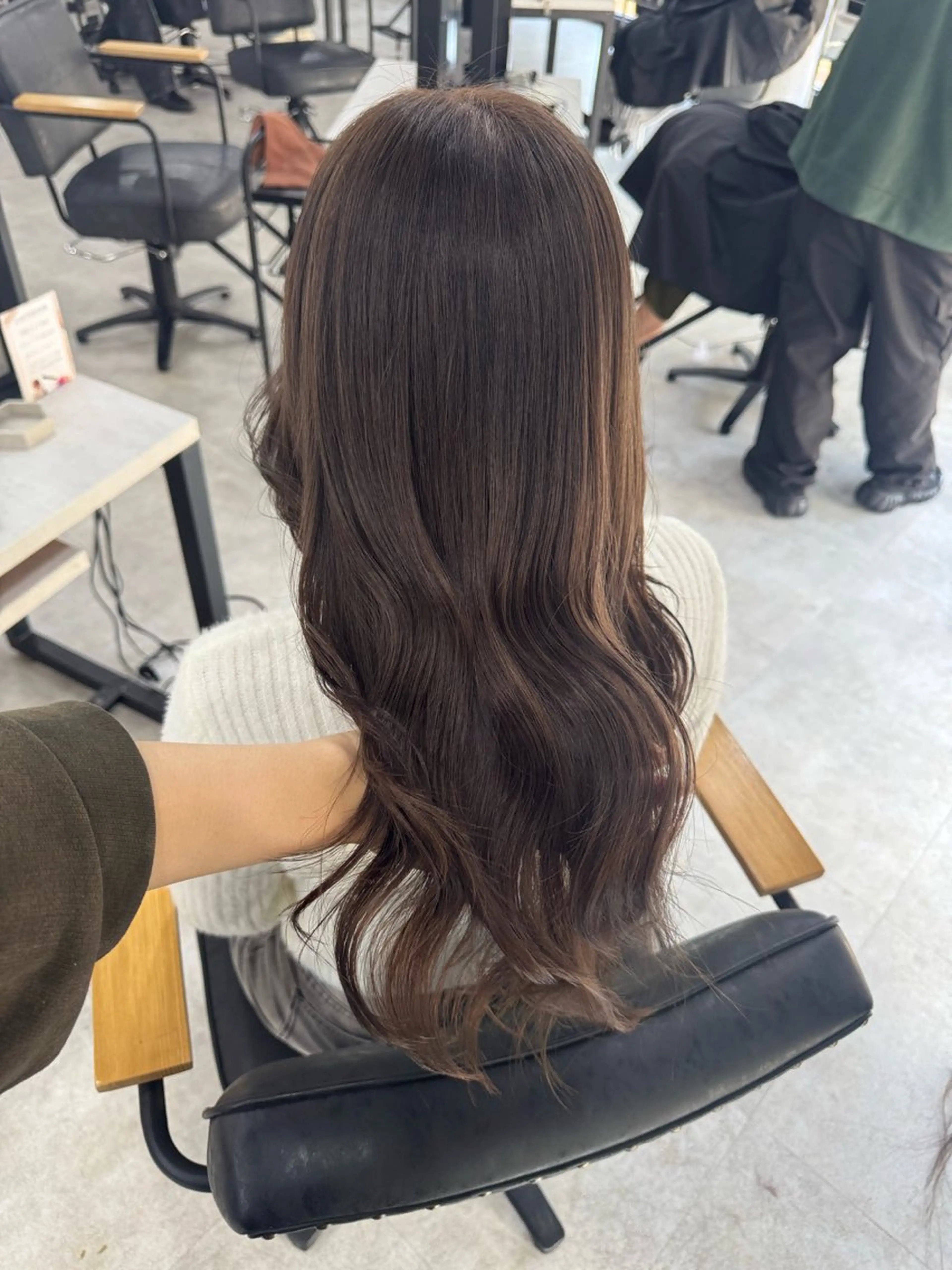 ロング カラー アッシュ アッシュブラウン ベージュカラー 黒髪 ブリーチ カット ヘアカラー トリートメント 赤み無し柔らかカラー 【梅田】madokaのヘアスタイル