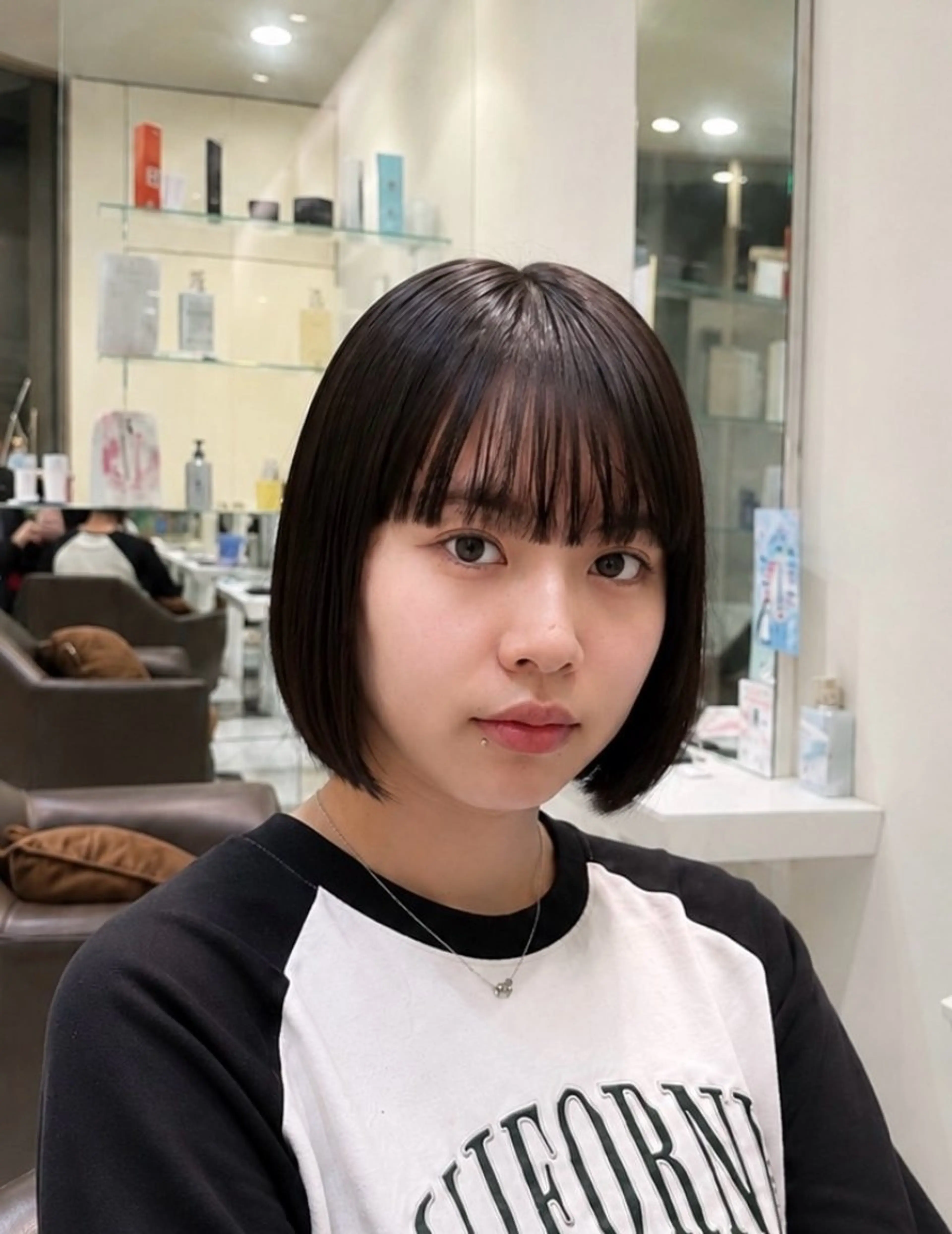 ミディアム ボブ シースルーバング 松田 かのあのヘアスタイル