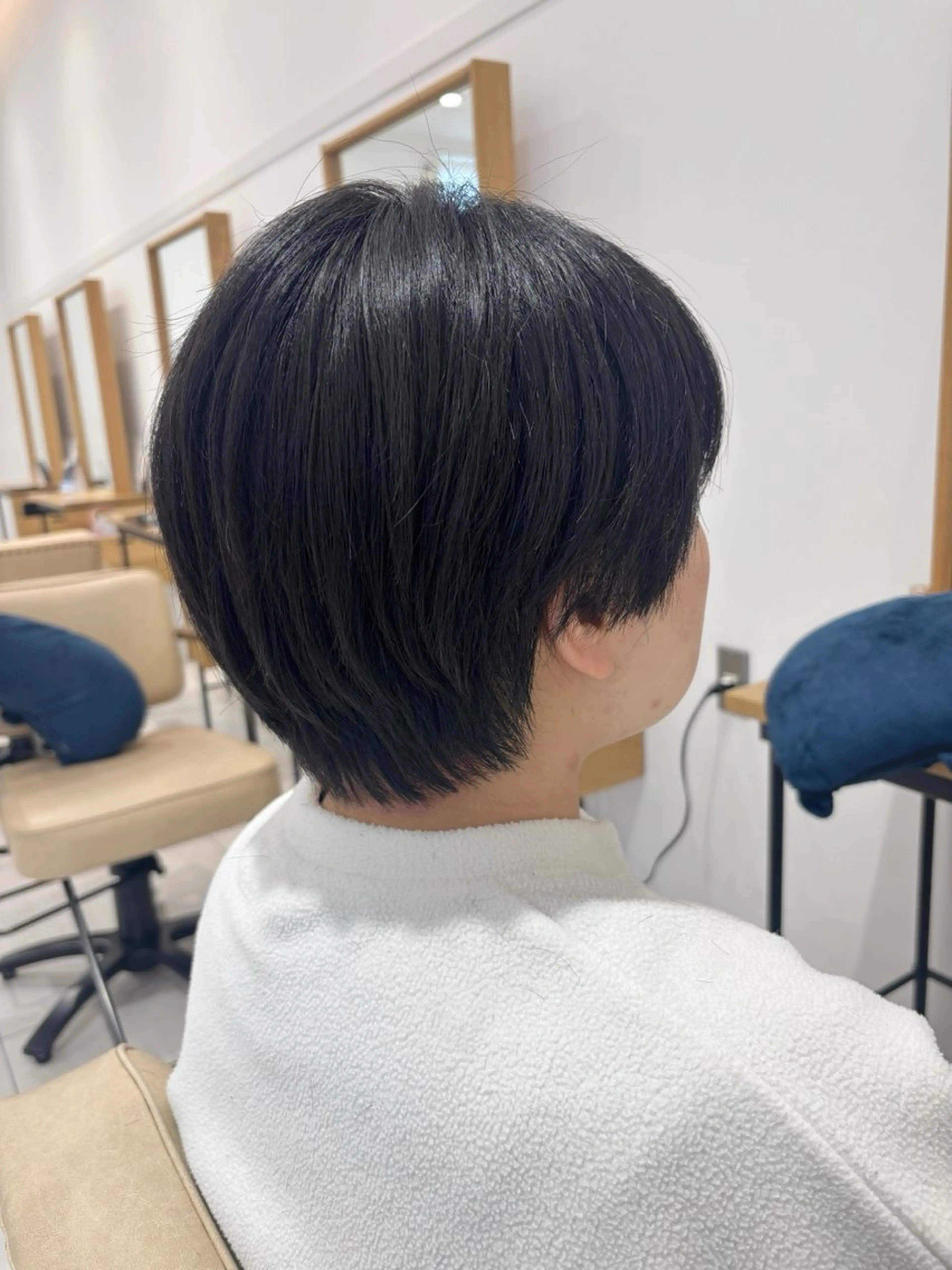ショート 前田 葵のヘアスタイル