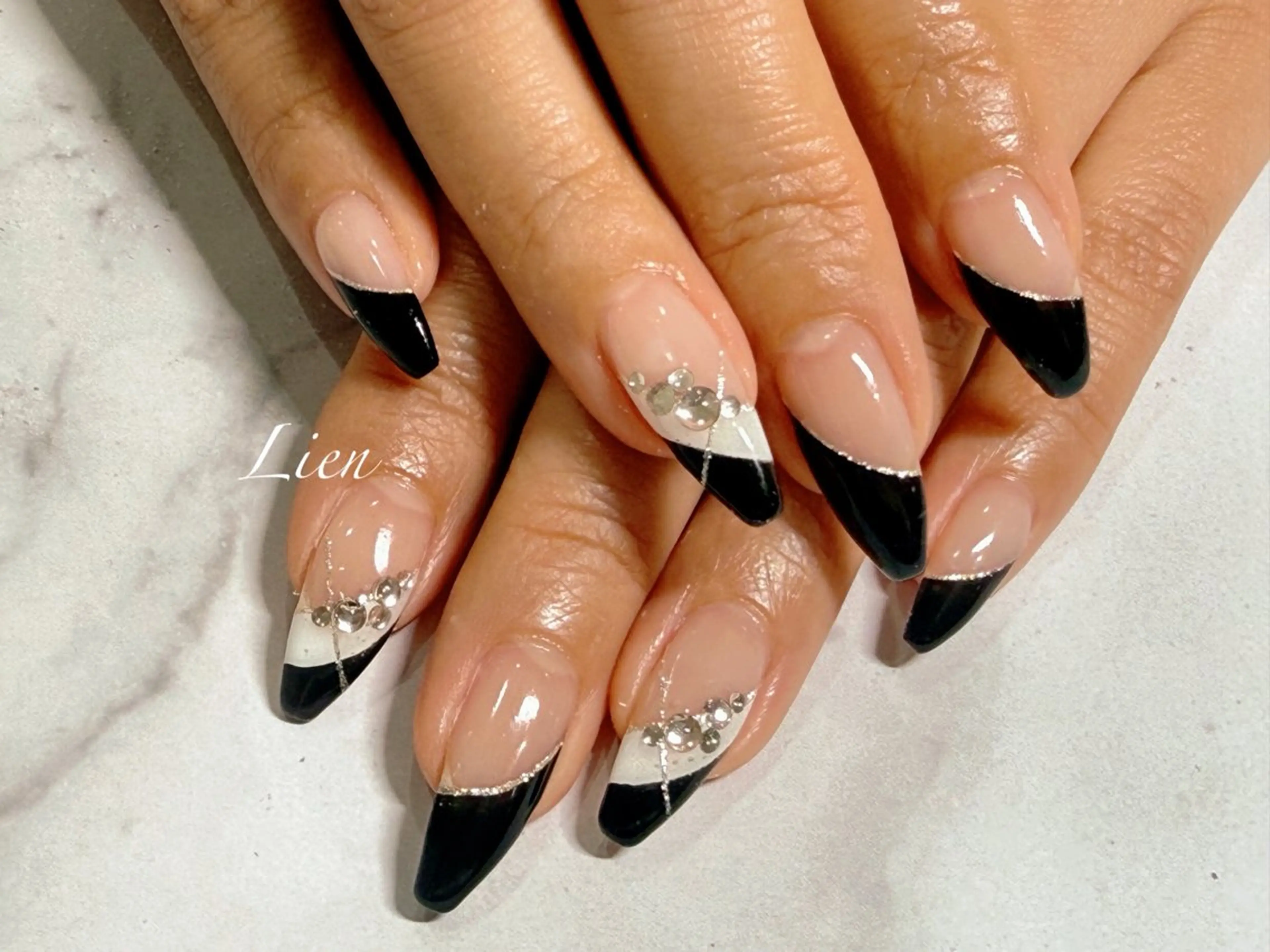 ネイル 長さ出し フットネイル フレンチネイル ジェルネイル ガラスフレンチ ハンドネイル Lien（リアン） 銀座駅6分のネイルデザイン