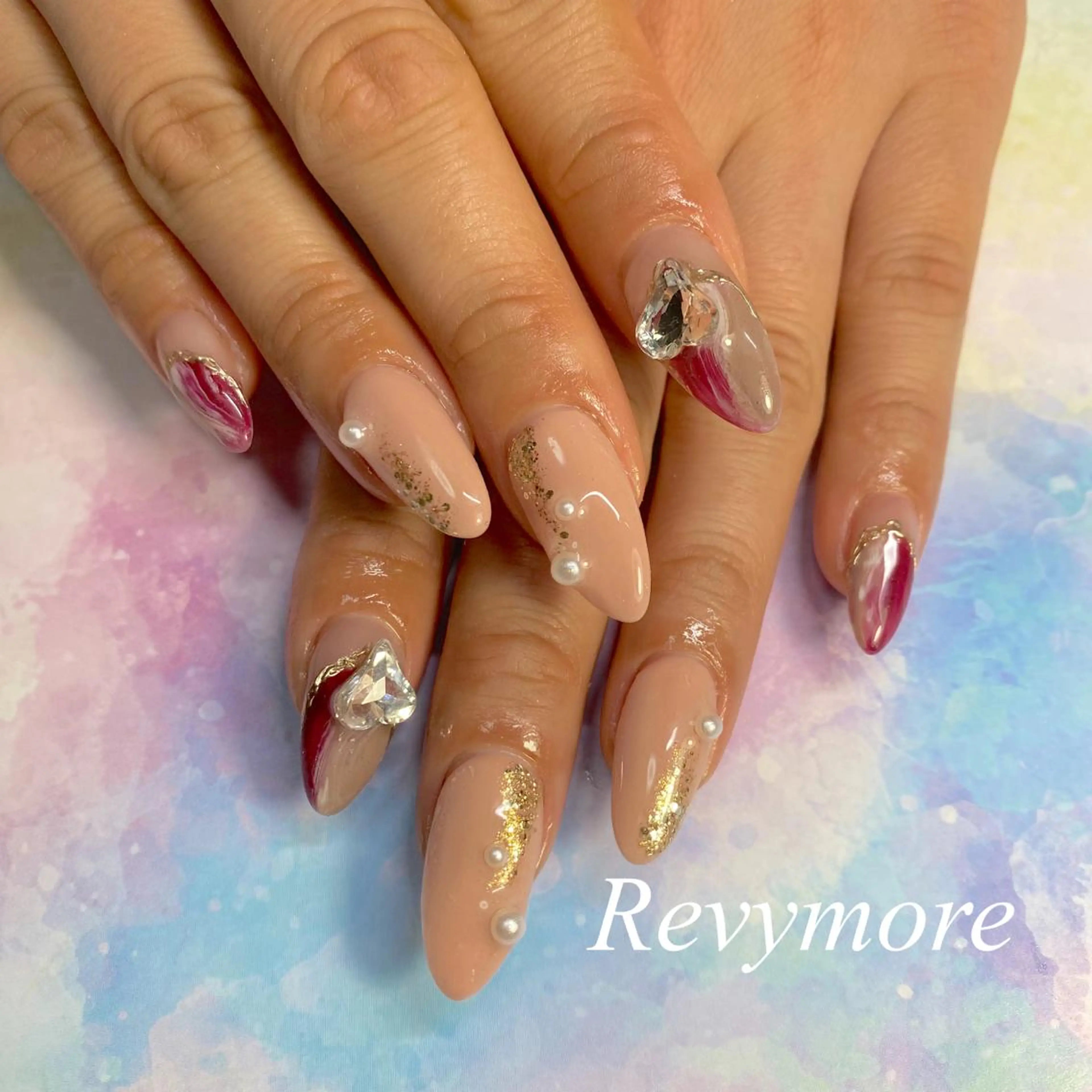 ミディアム ネイル ジェルネイル ハート ミラーネイル ニュアンスネイル オフィスネイル nail salon Revymoreのネイルデザイン