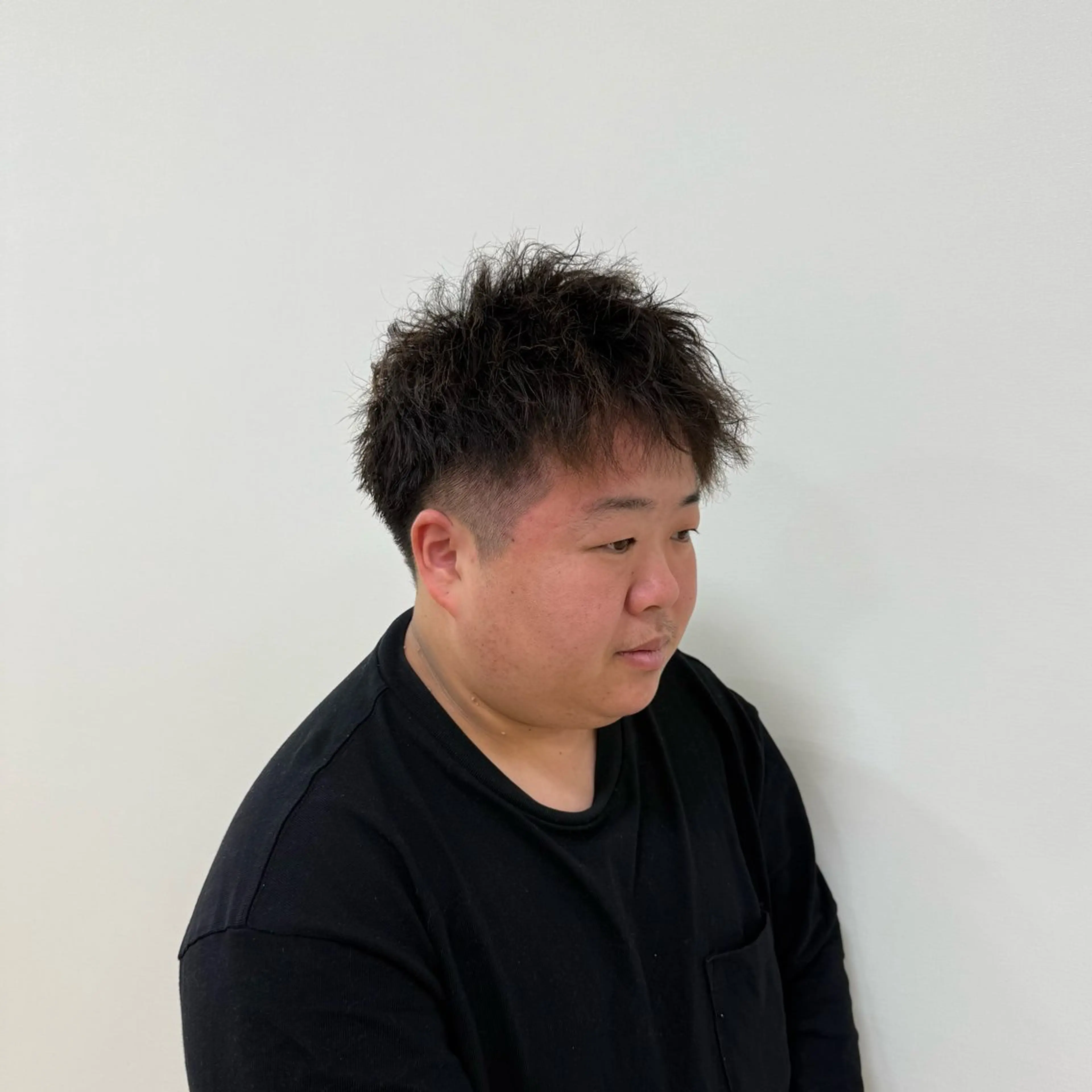 パーマ メンズ メンズパーマ ツイストスパイラルパーマ 卒業式のヘアスタイル スパイラルパーマ anju.カット 透明感カラー/パーマのヘアスタイル