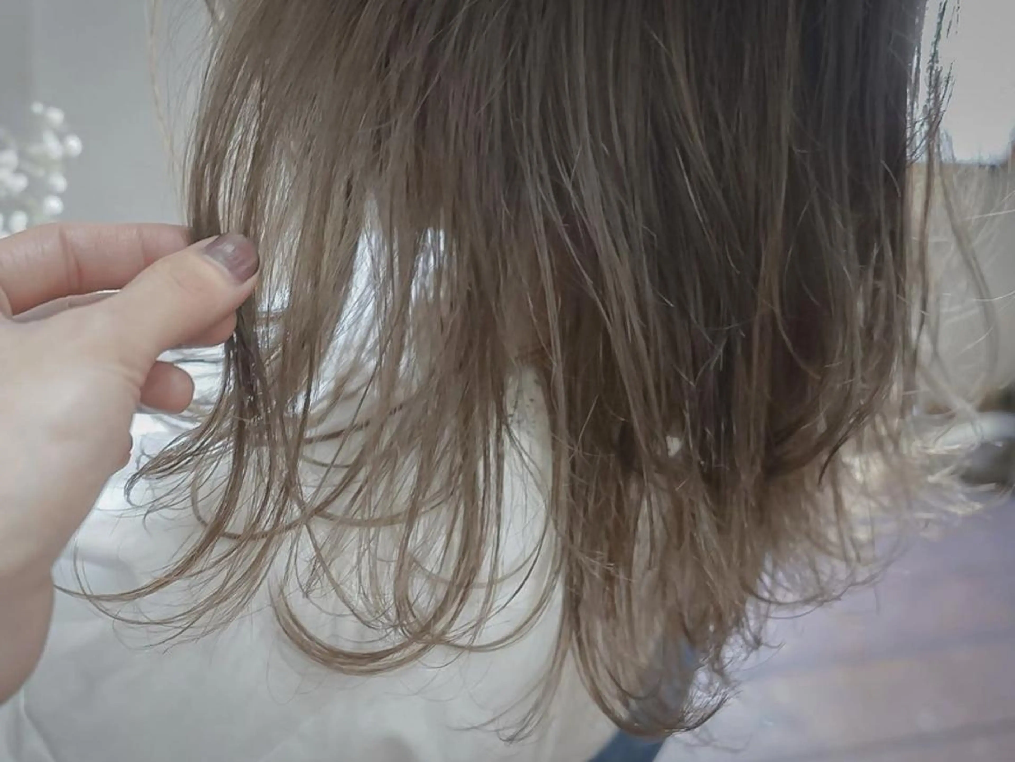 セミロング カラー ベージュカラー ブリーチ ケアブリーチ ダブルカラー シルバー 安藤悠里/ハイトーン /デザインカラーのヘアスタイル