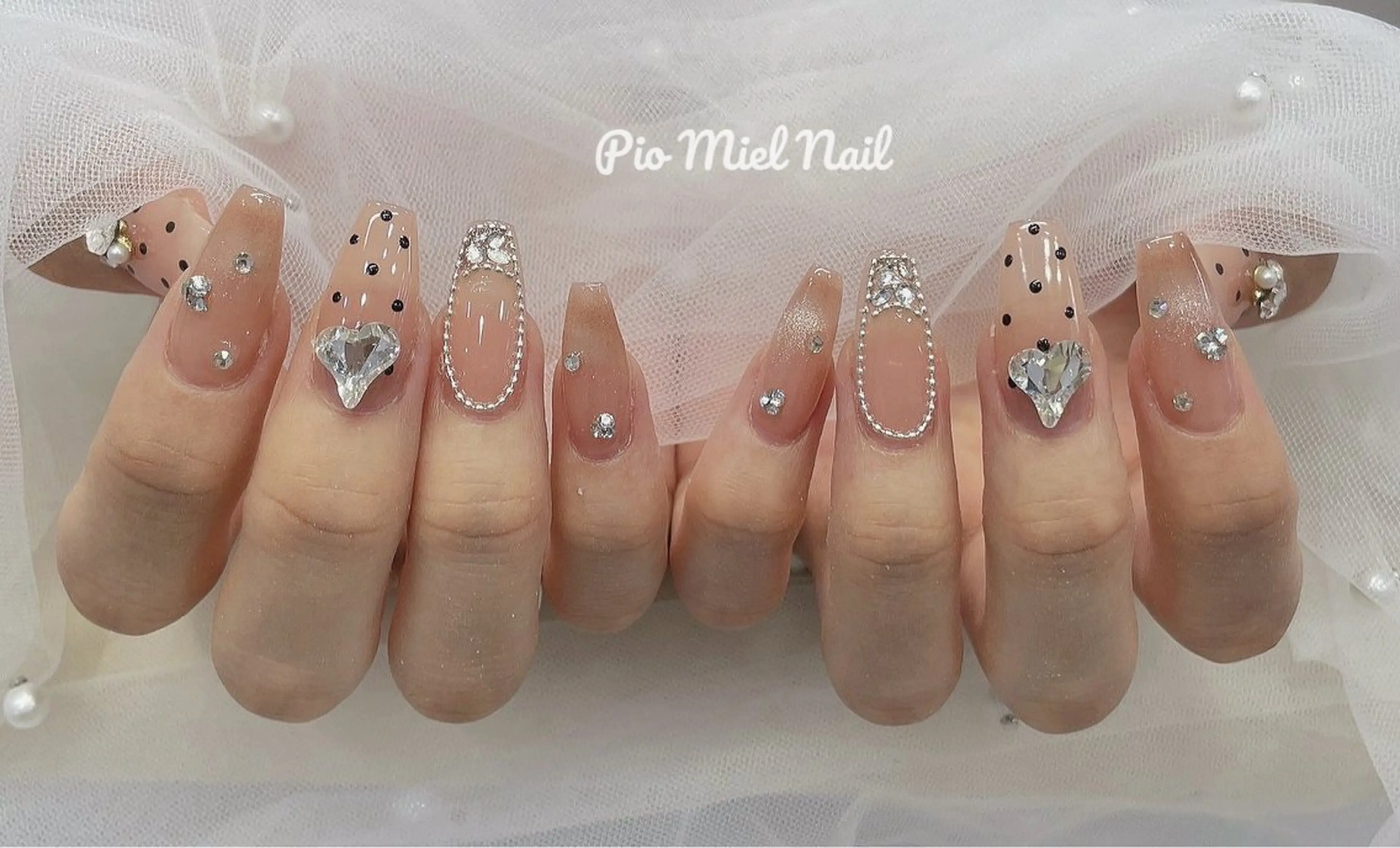 セミロング Pio Mielのネイルデザイン