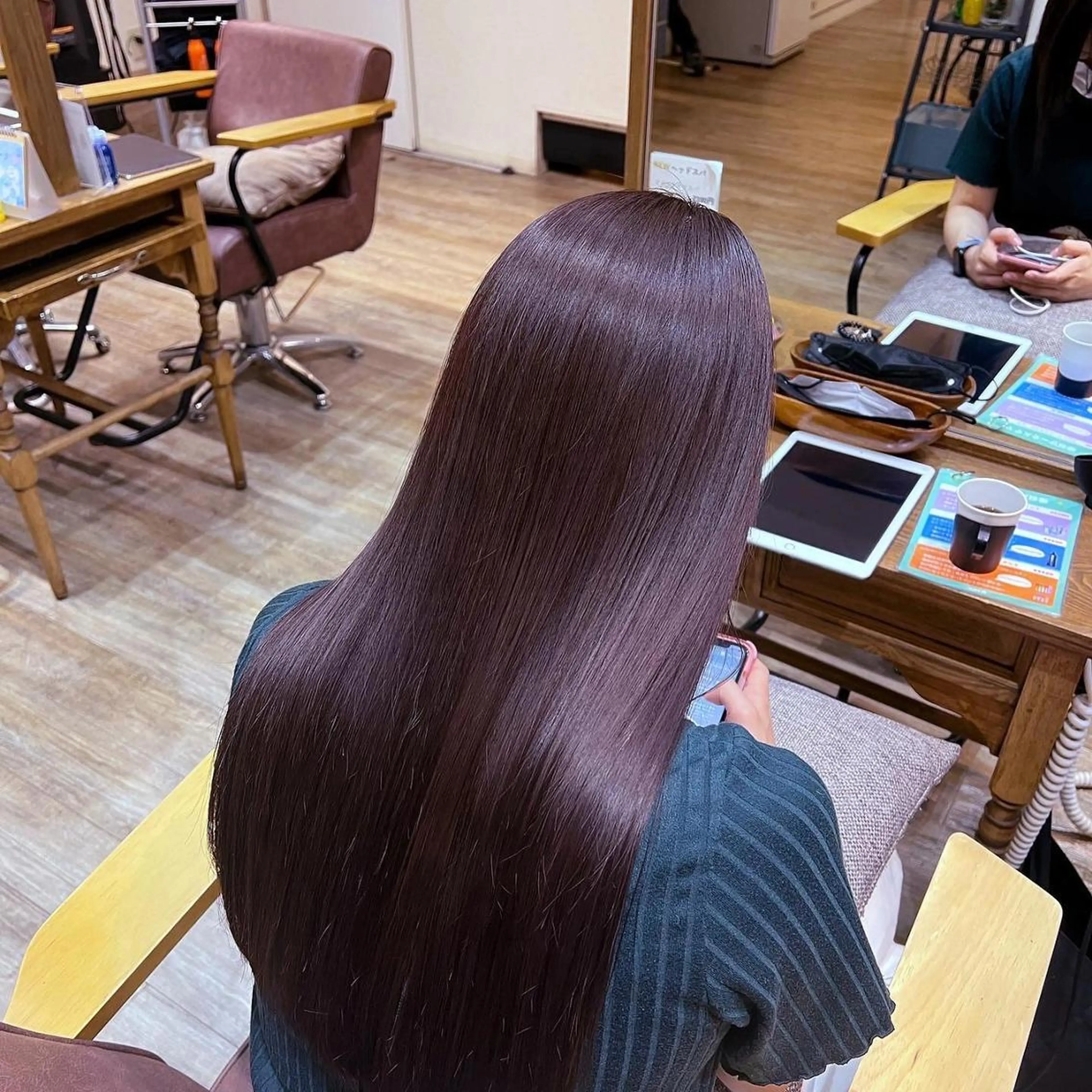 ミディアム カラー パーマ ヘアアレンジ ミディアムパーマ アディクシーカラー アッシュ バレイヤージュ ミストバング 初めでも安心🌟 newi町田✂のヘアスタイル