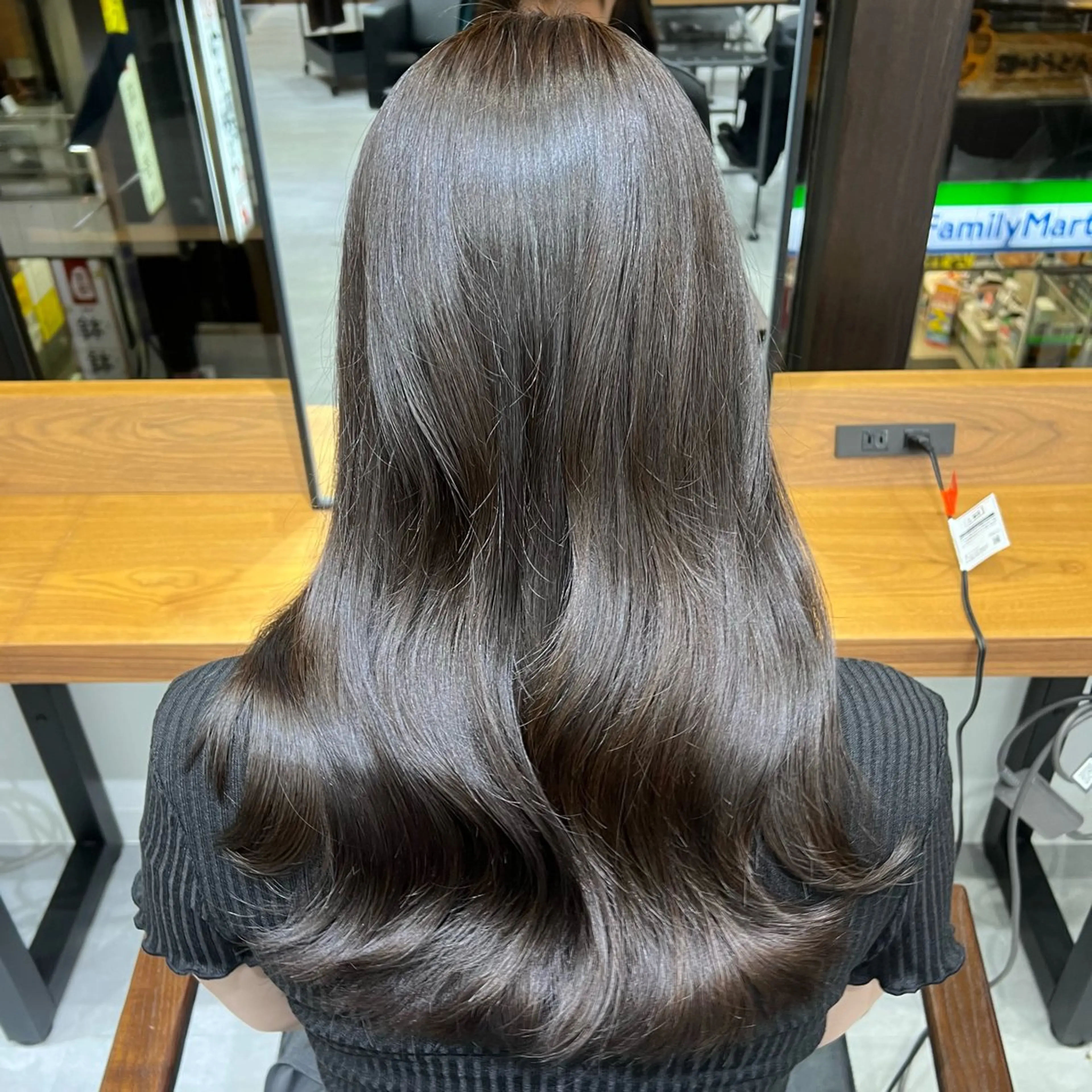 セミロング カラー ショート/ウルフ カットモデル募集のヘアスタイル