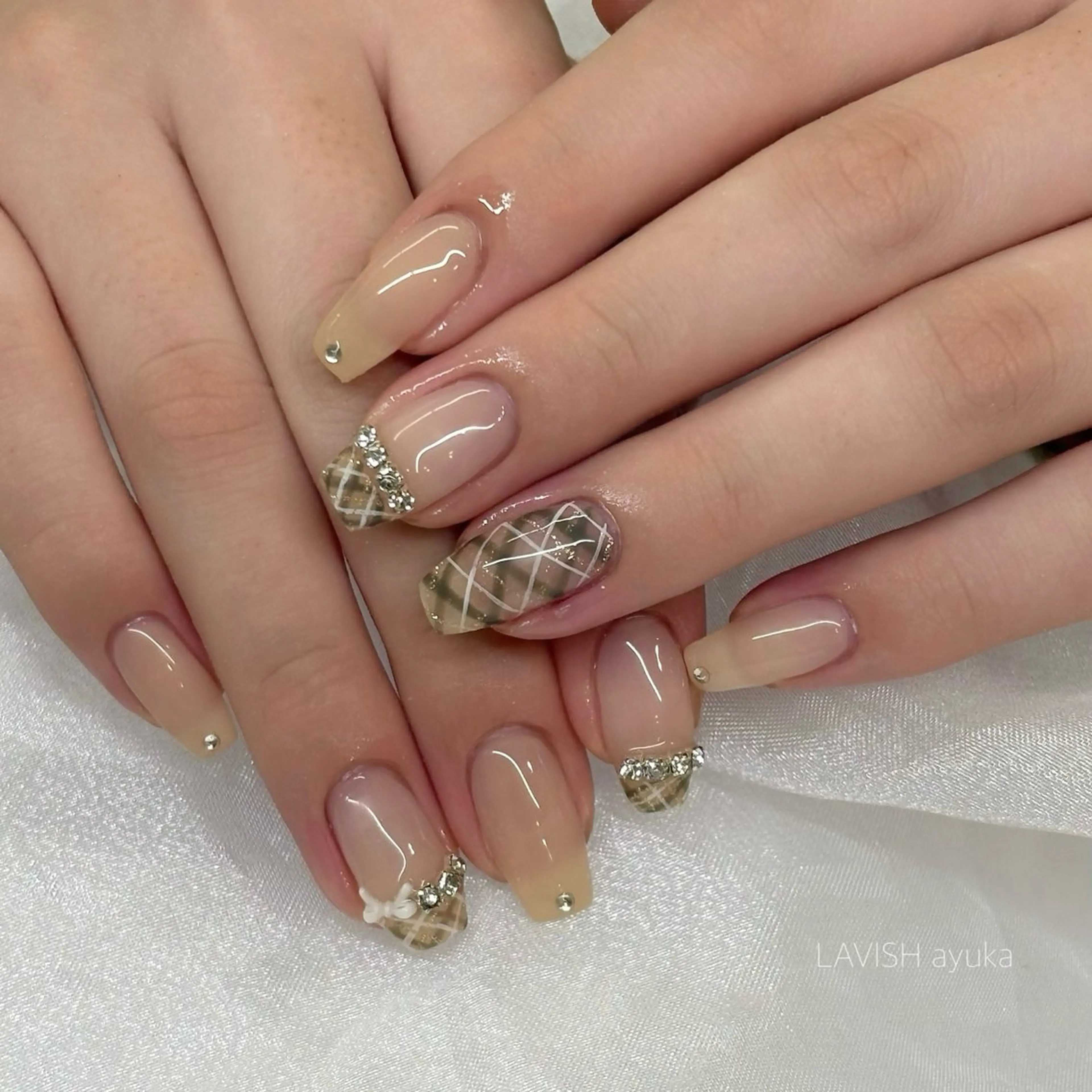 【𝙷𝚊𝚗𝚍】 アート4本+ワンカラー6本(当店5週間以内オフあり)の写真