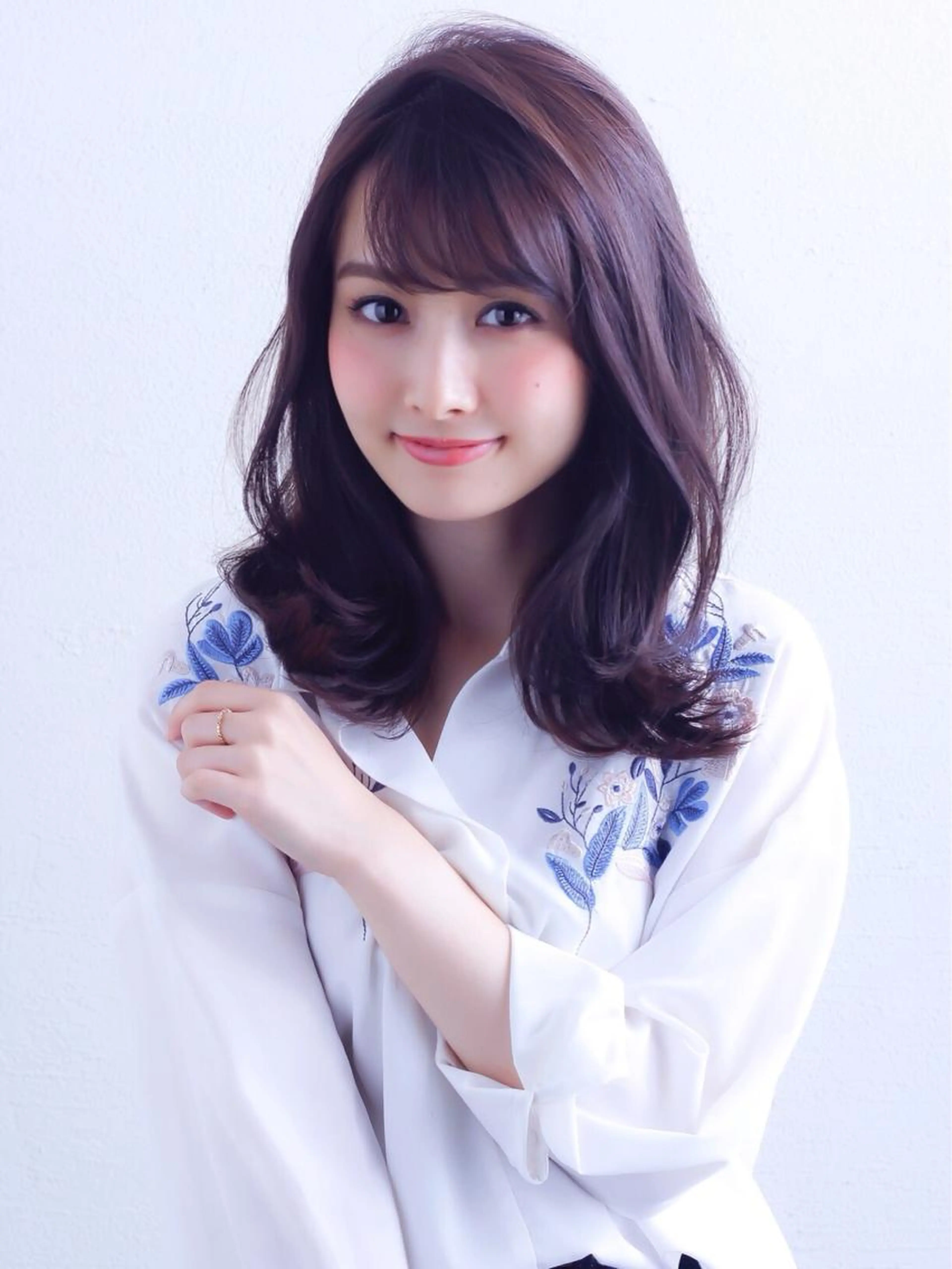 【ツヤ髪コース】AVEDAカラー+デザインカット+ケアリチャージトリートメント🌹🌹の写真