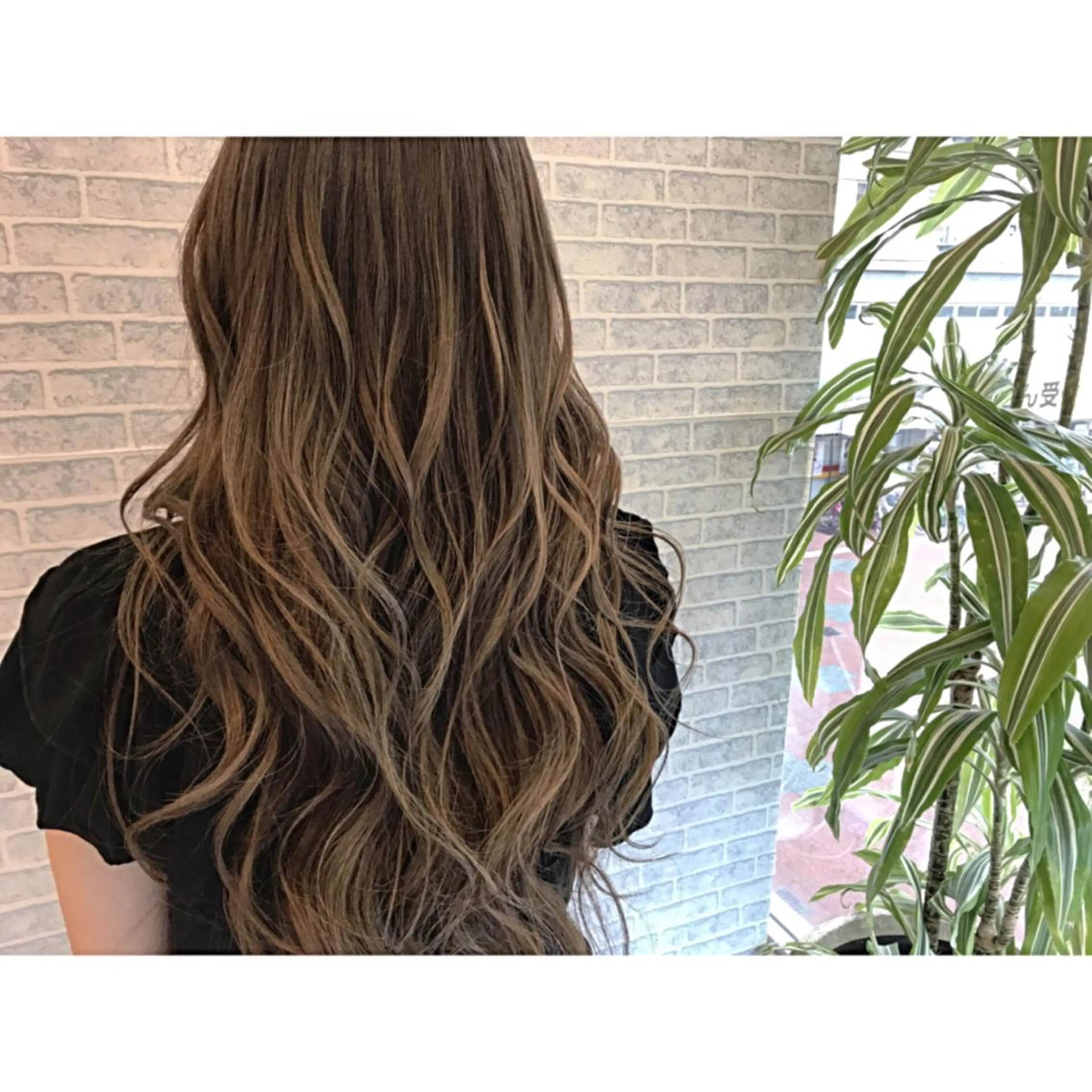 ロング カラー アディクシーカラー グラデーションカラー 荒木 拓也のヘアスタイル