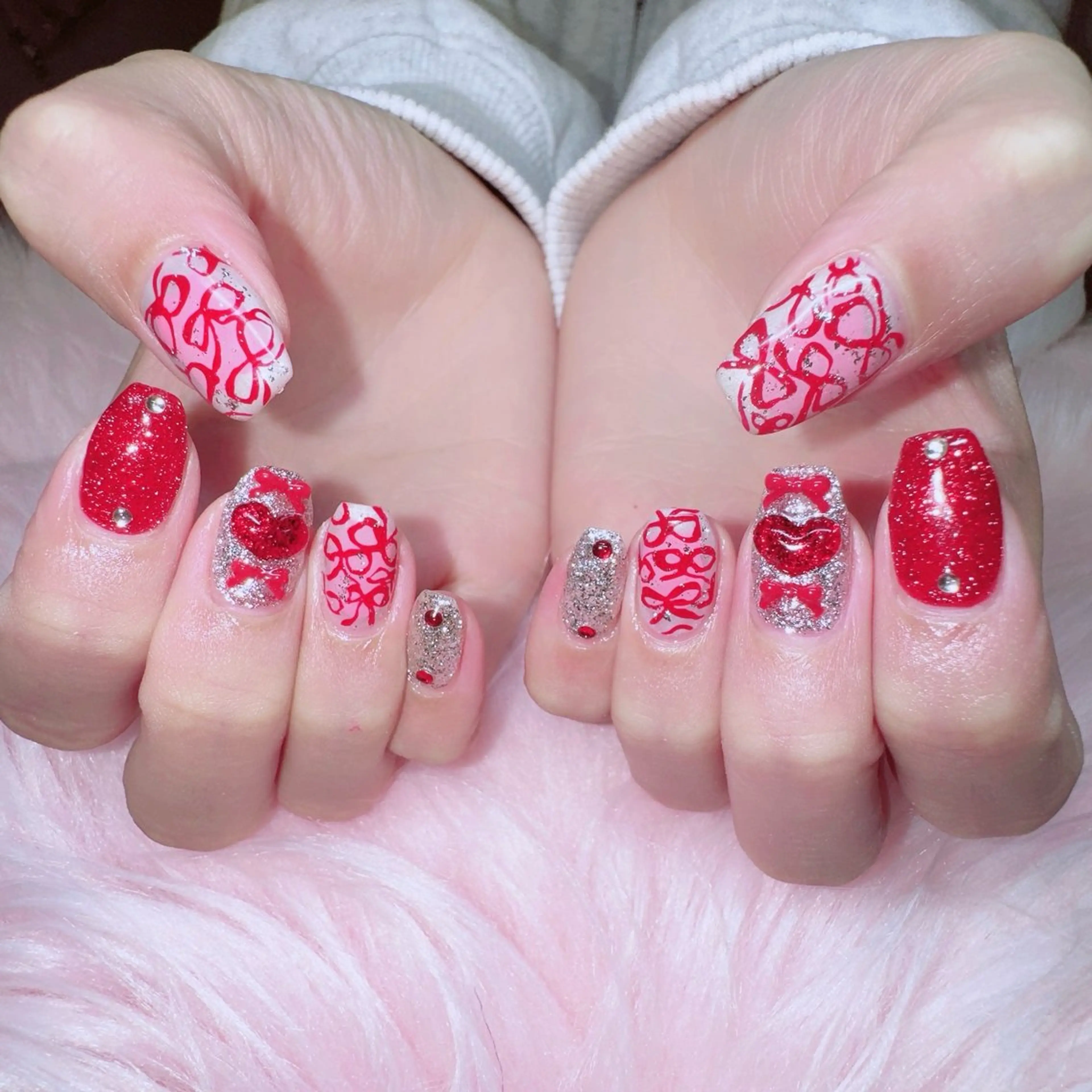 ネイル RIEKO🍒 ワンホン♡推しネイルのネイルデザイン