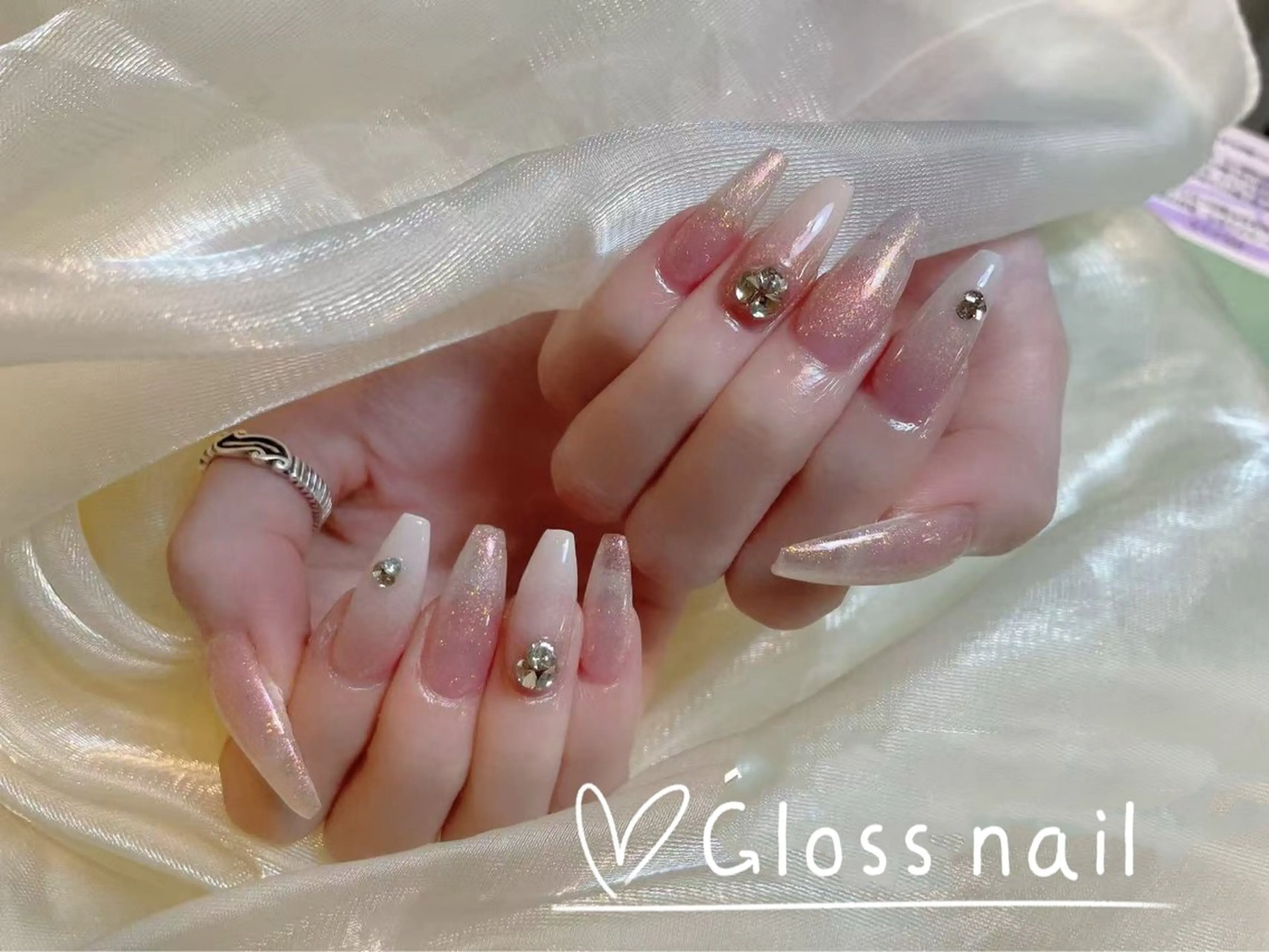 ネイル miho🍎 Gloss nailのネイルデザイン