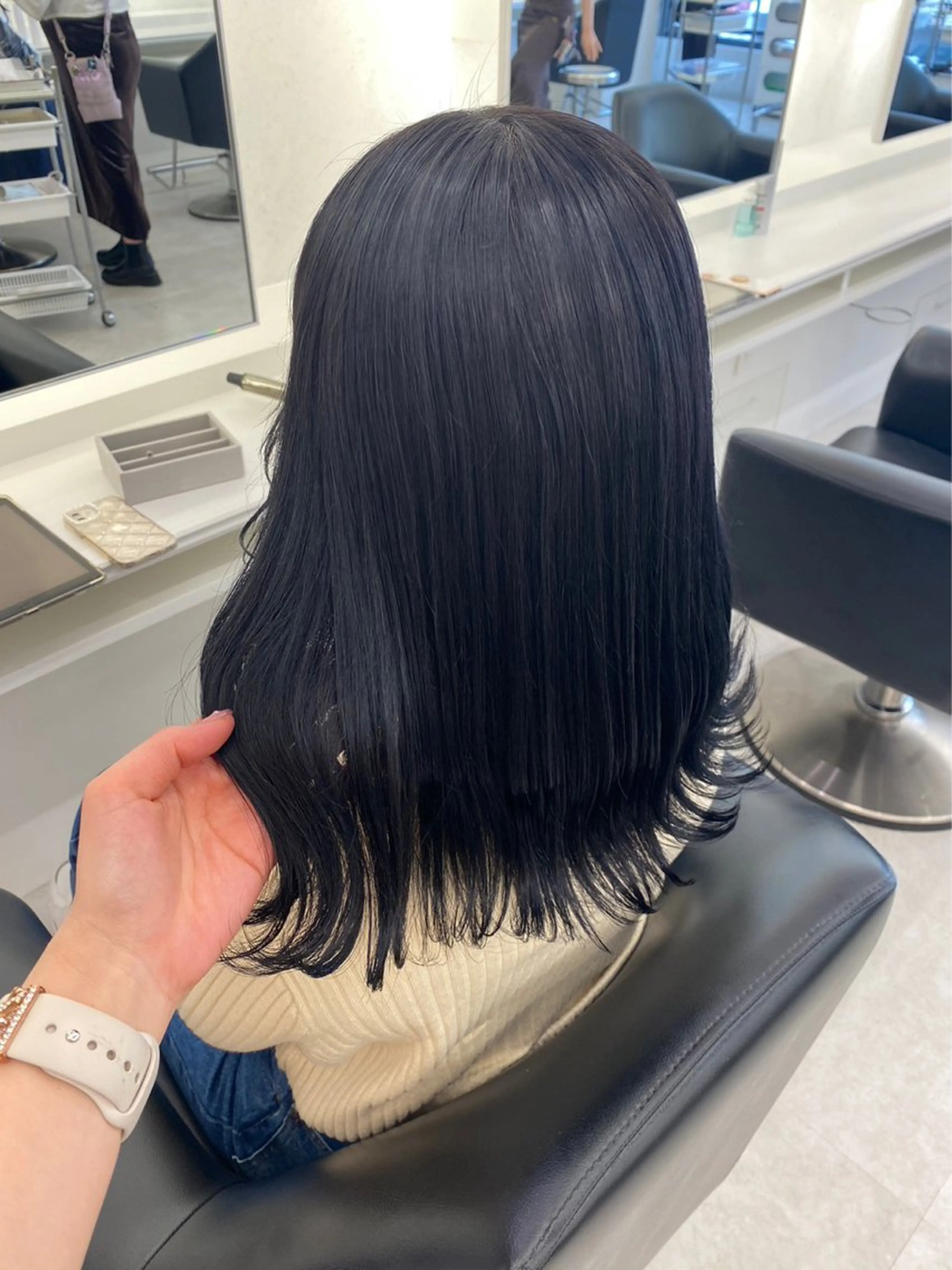 カラー 黒髪 ブルーカラー ブルーブラック ParveMix 🪽鳥取彩花のヘアスタイル