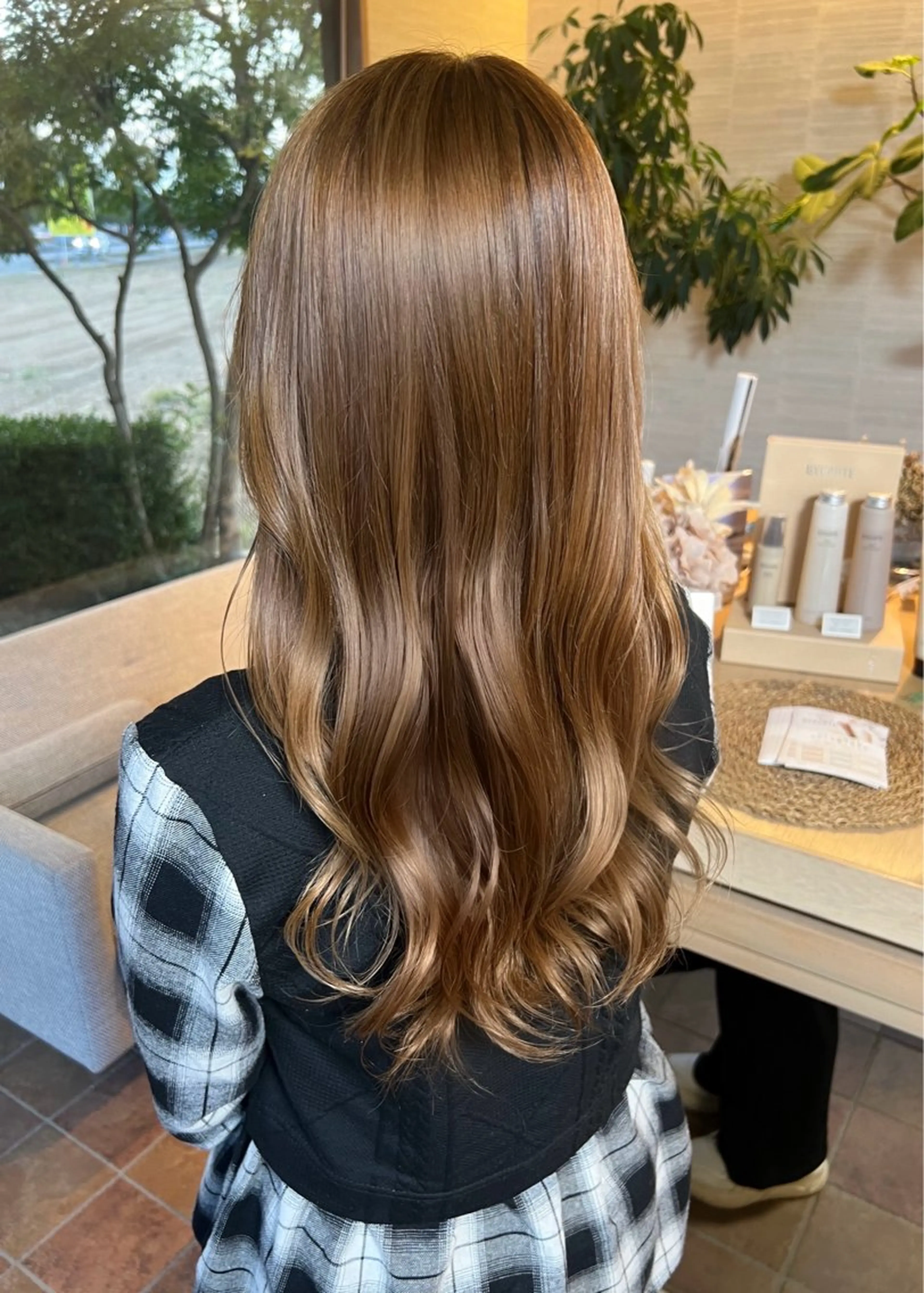 カラー 新居 孝姫のヘアスタイル