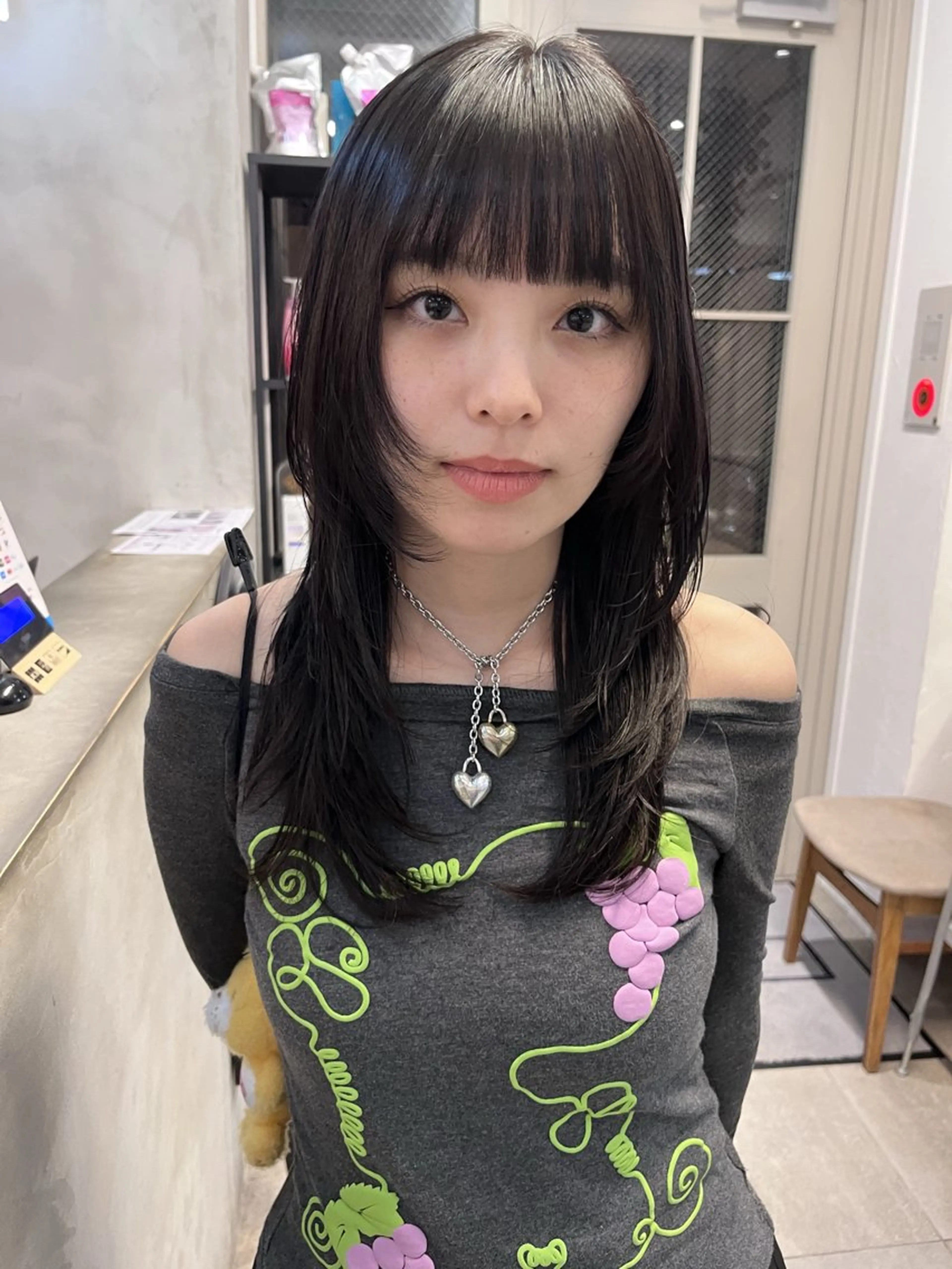 セミロング カラー 透明感カラー レイヤーカット 赤み消しカラー/ ナチュラル/トモキのヘアスタイル