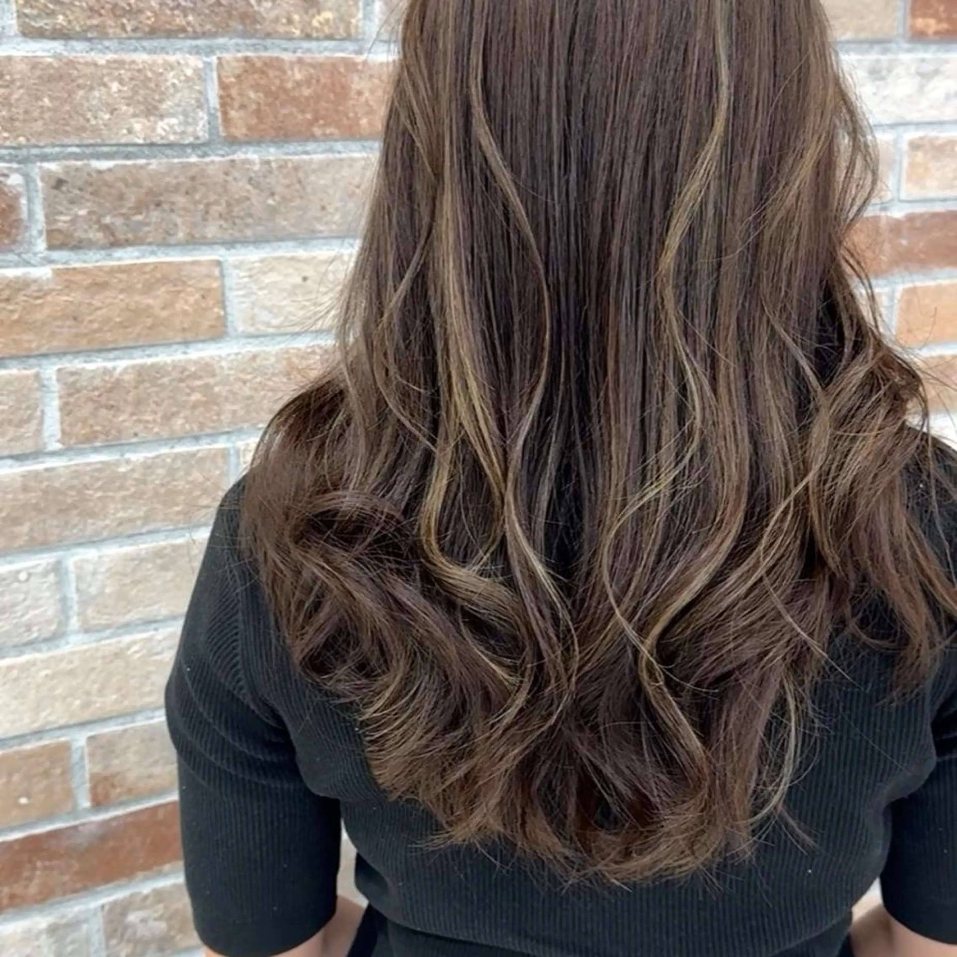 ロング カラー 湯浅 了一のヘアスタイル