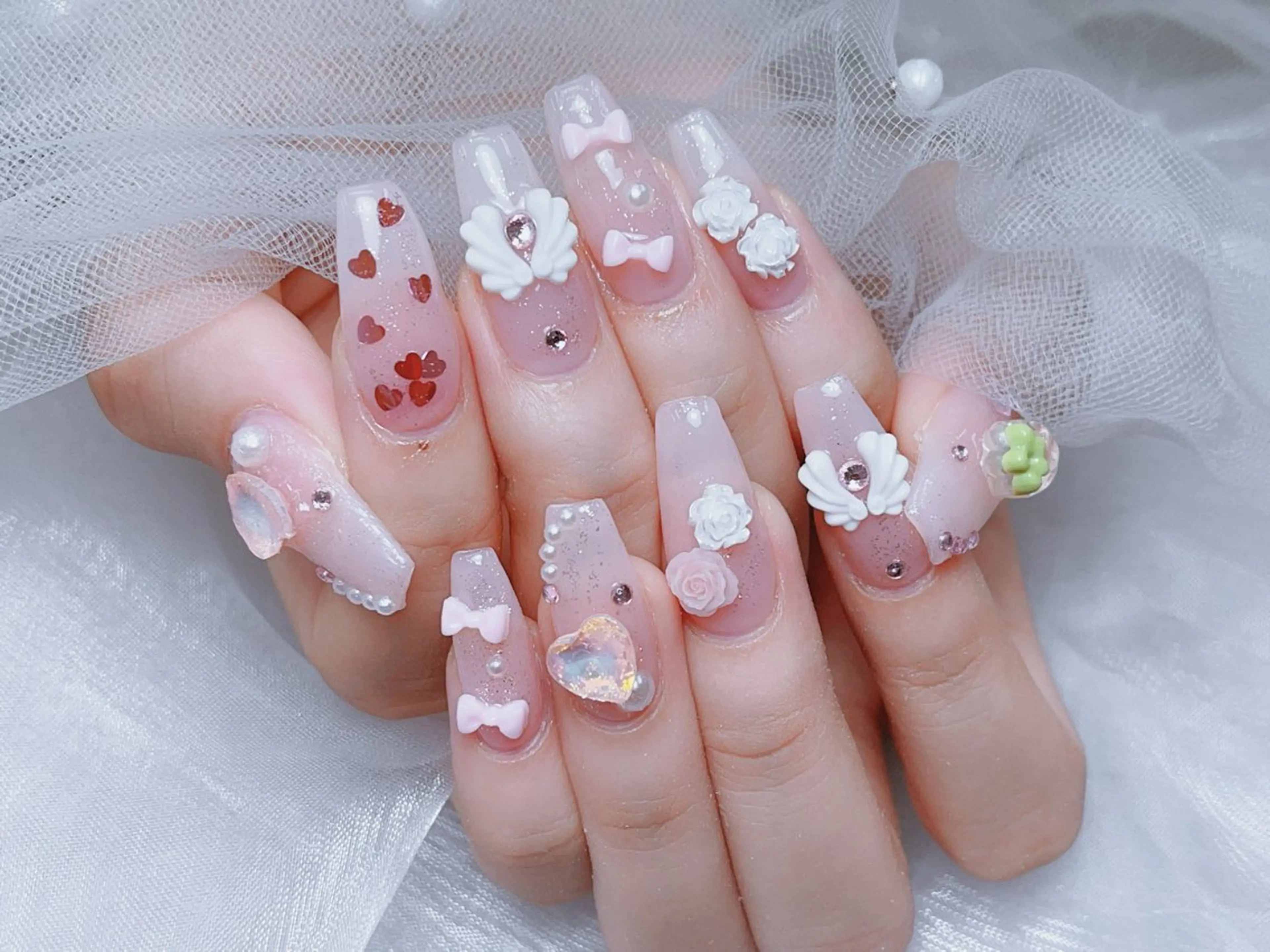 メンズ ネイル メンズ韓国風 アートネイル フレンチネイル ジェルネイル キラキラネイル ハンドネイル Bloom スカルプ専門店のネイルデザイン