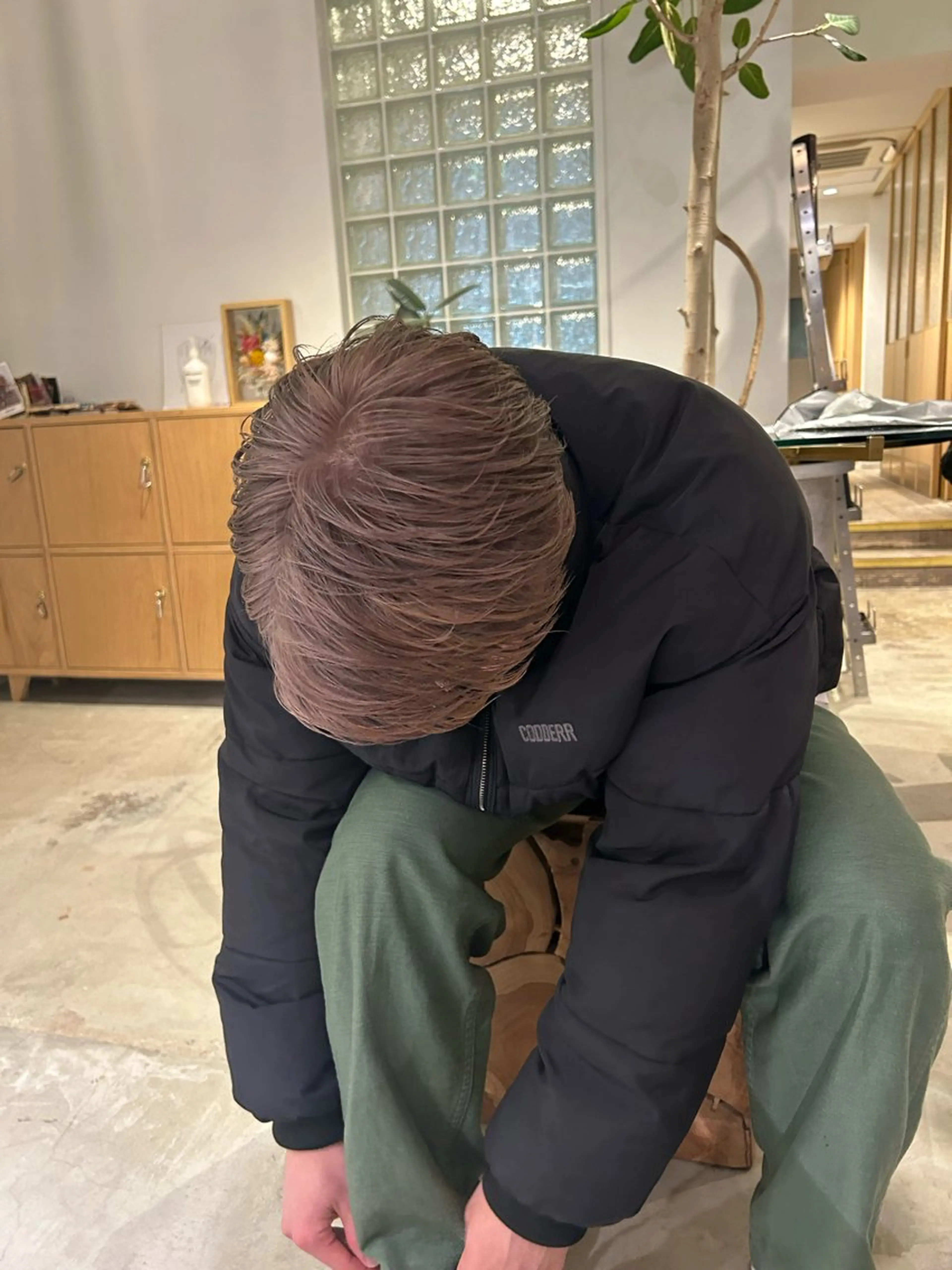 メンズ メンズブリーチ EIGHT mana 海外グレージュ🥥のヘアスタイル