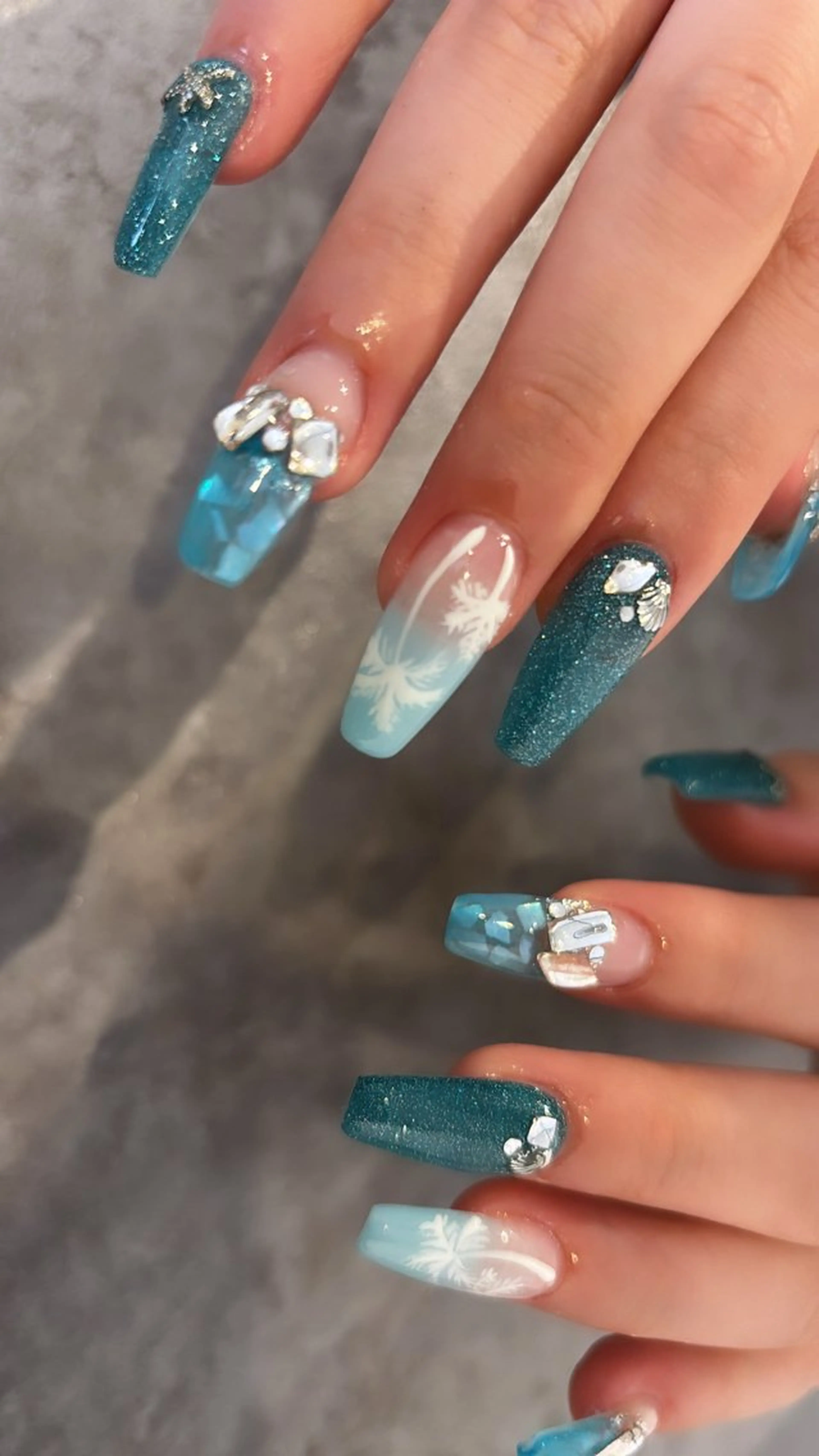 ネイル Mignon 、のネイルデザイン