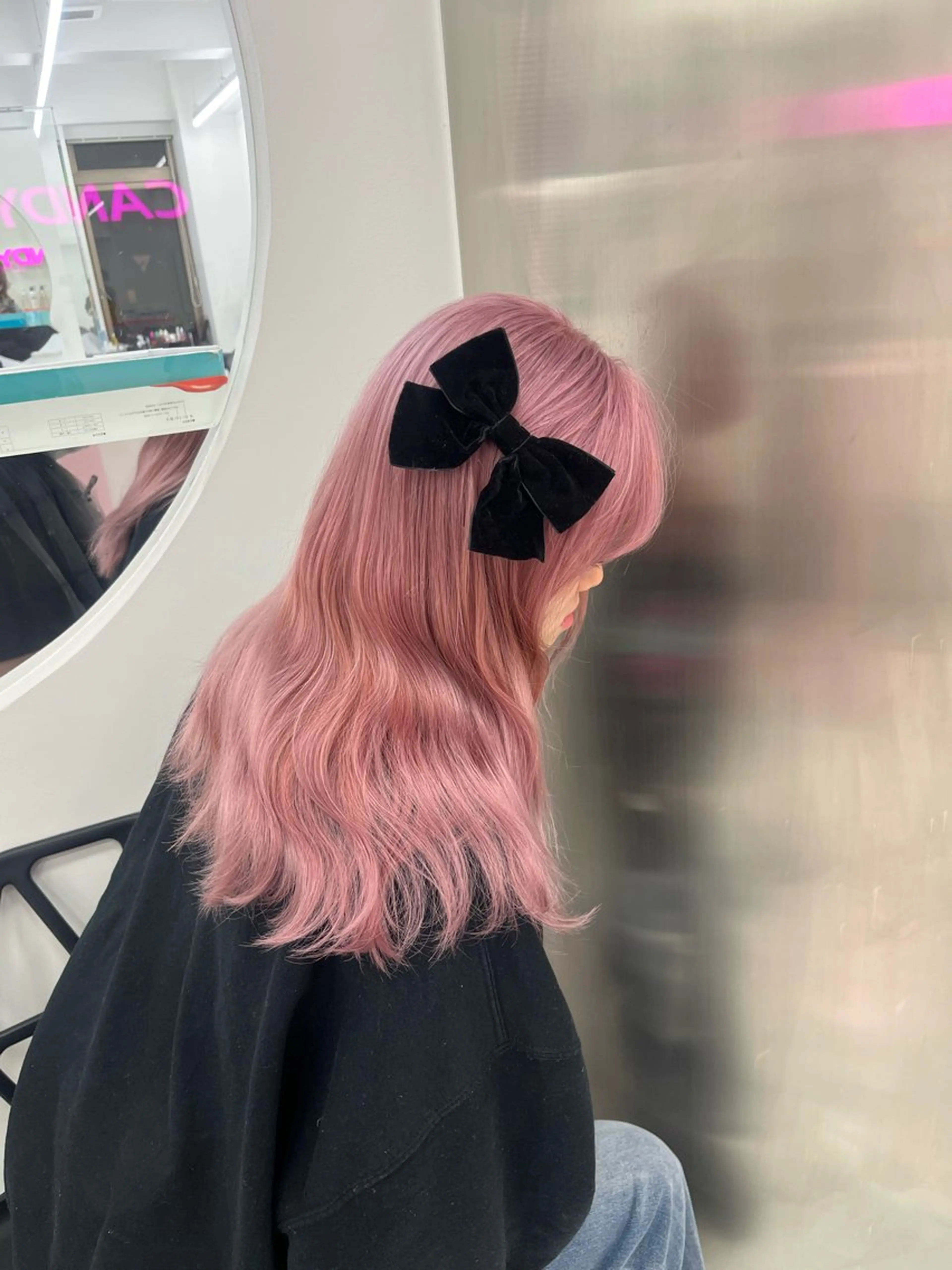 ロング ❤︎ワンホンガーリー なハイトーンヘア❤︎のヘアスタイル