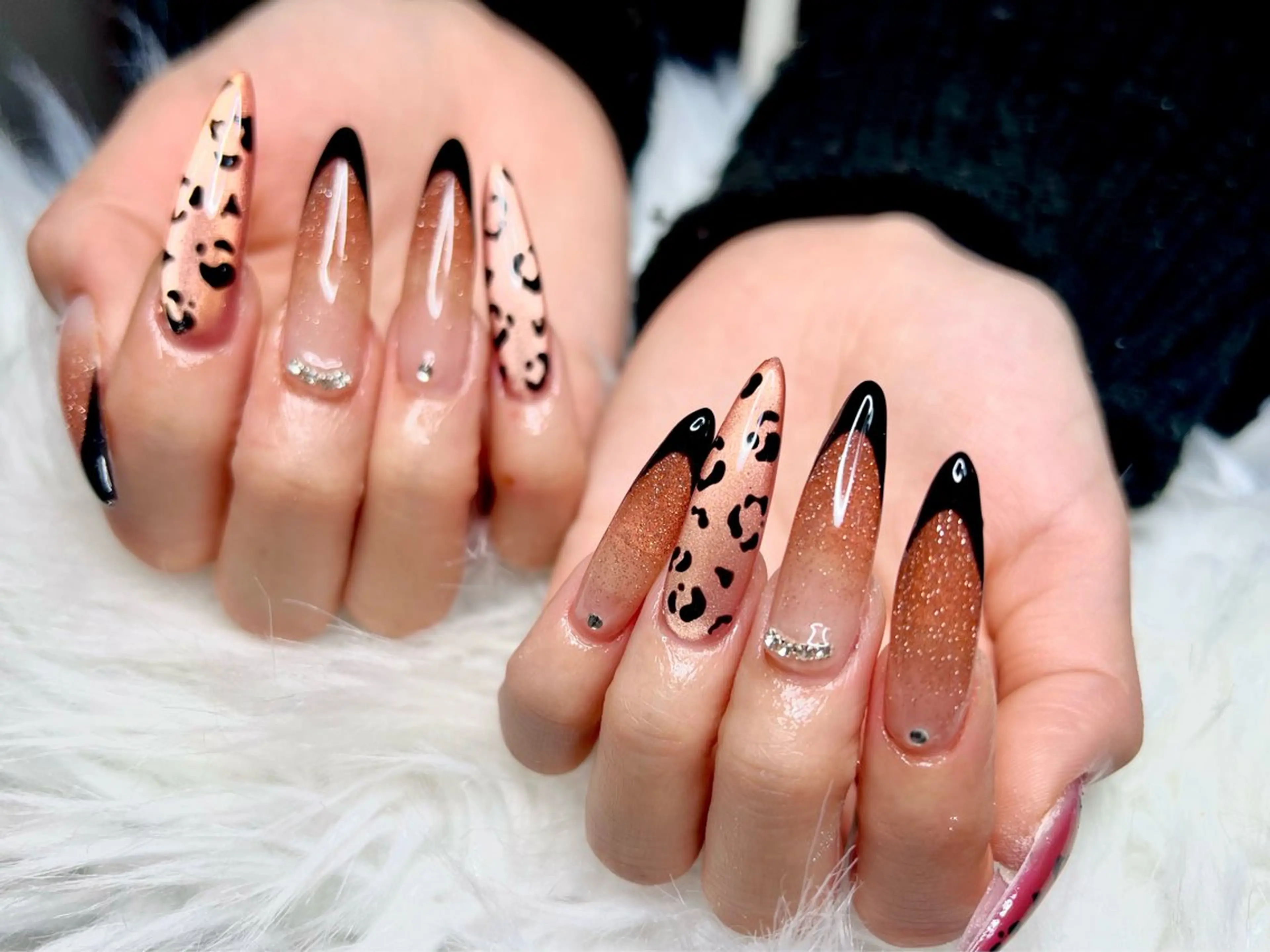 ネイル ハンドネイル ダン ゴーゴックビックのネイルデザイン