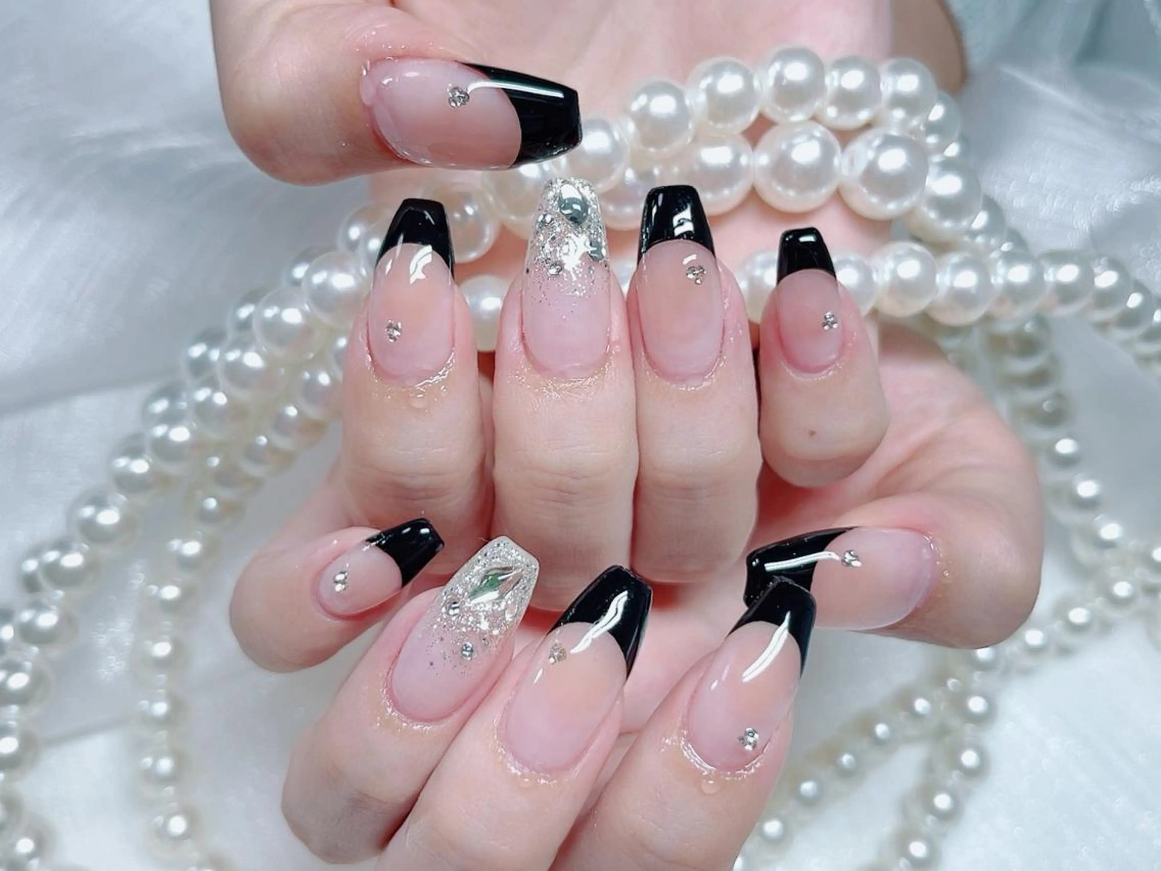 ネイル オーロラネイル 長さ出し フレンチネイル ガーリー キラキラネイル ハンドネイル Lucky nail salonのネイルデザイン