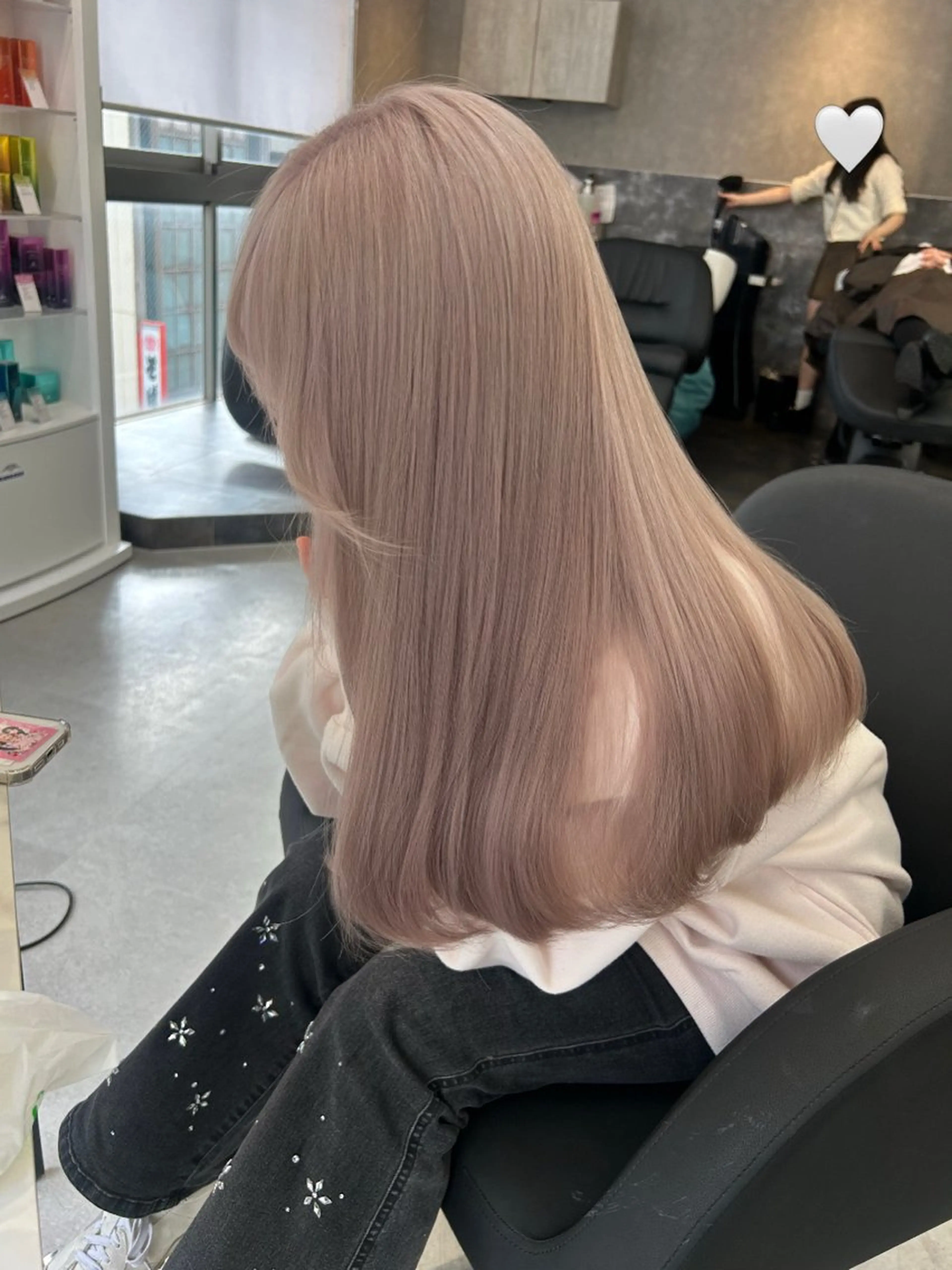 ロング カラー ブリーチ ヘアカラー トリートメント moe🎀 透明感カラーのヘアスタイル