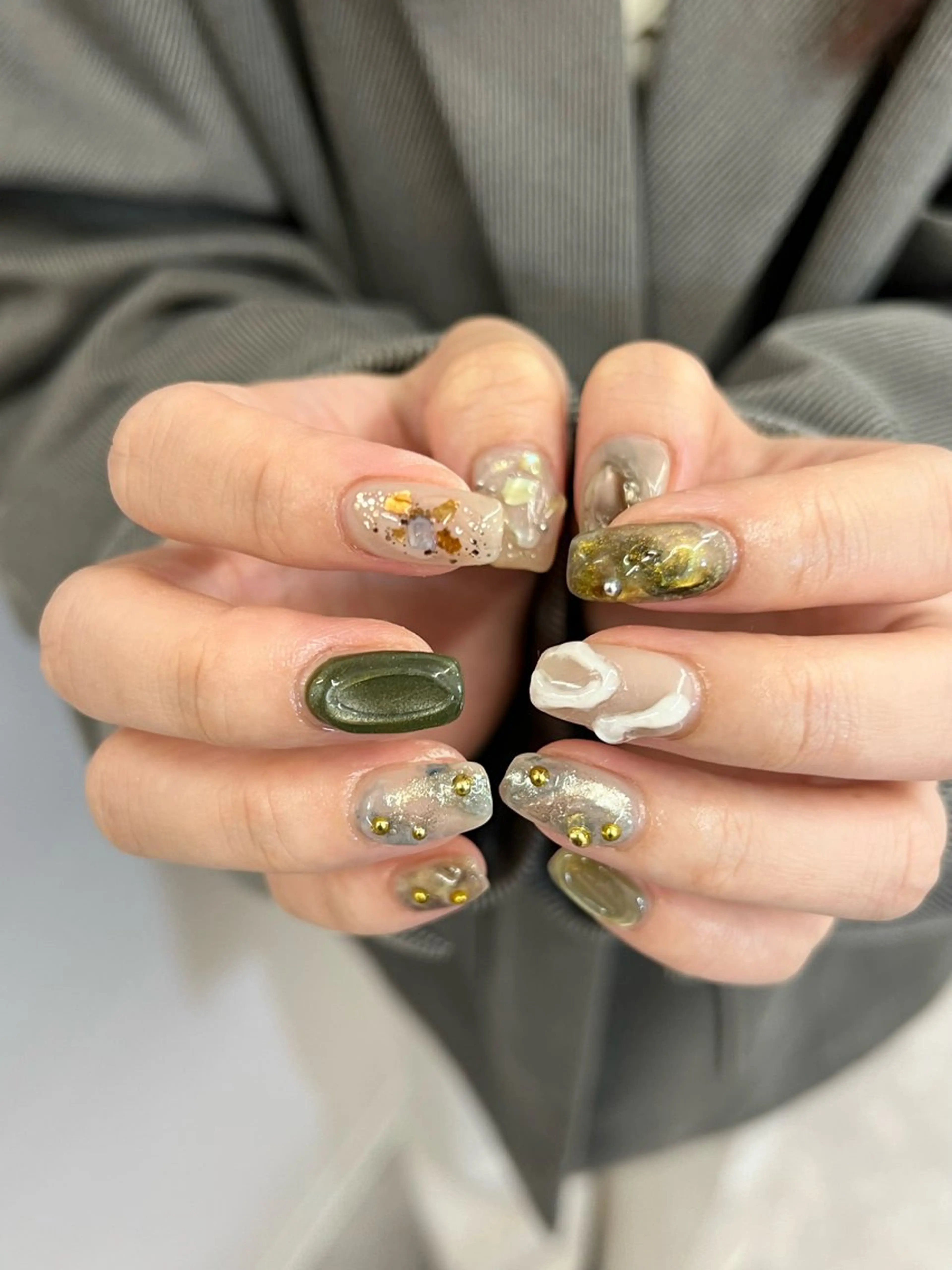 ネイル ジェルネイル グリーン マグネットネイル ニュアンスネイル パラジェル ハンドネイル ハンドケア Bana_ Nailのネイルデザイン