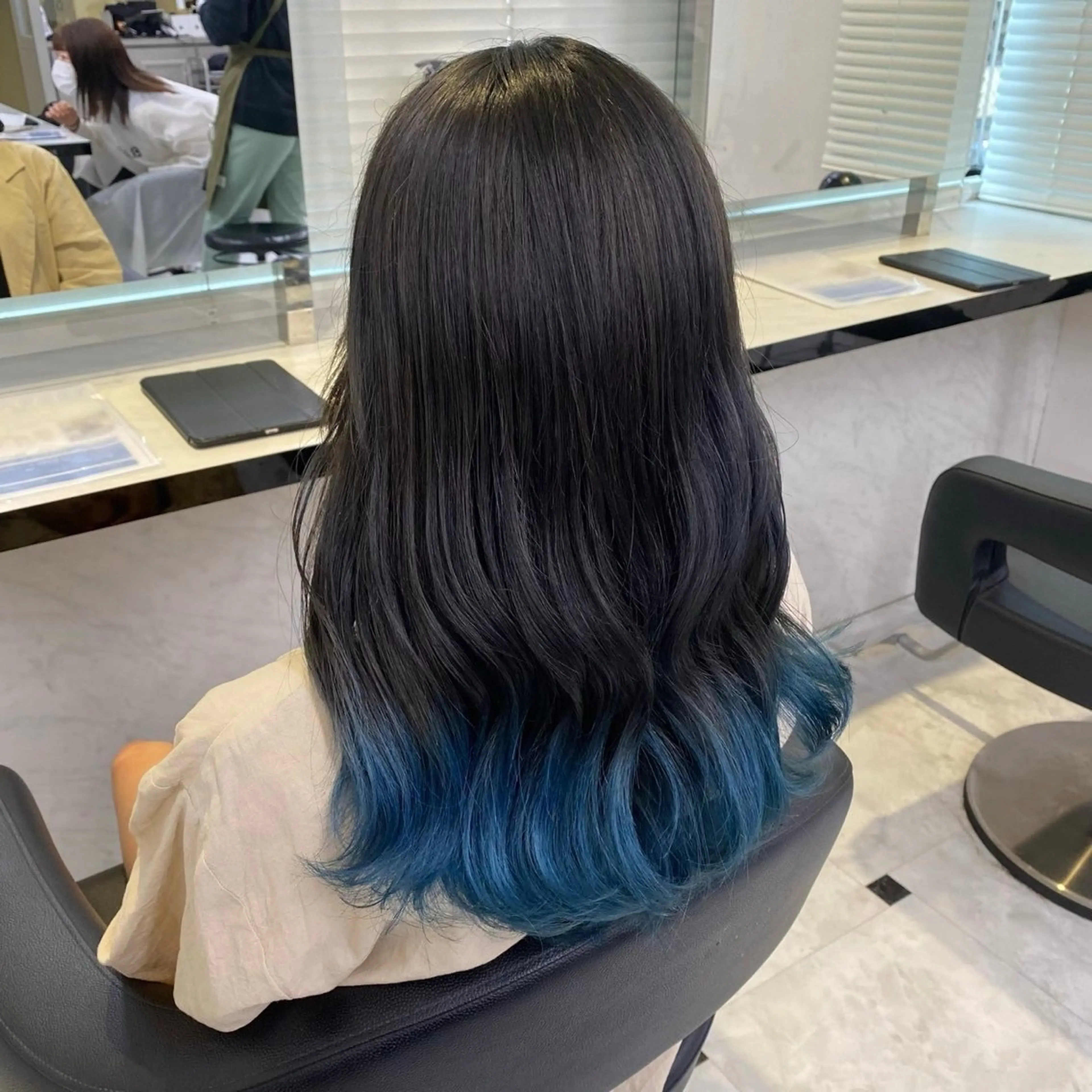 ミディアム カラー yoki.【ﾖｷ】所属・Yoki.【ﾖｷ】 OMI／透明感カラーのヘアスタイル