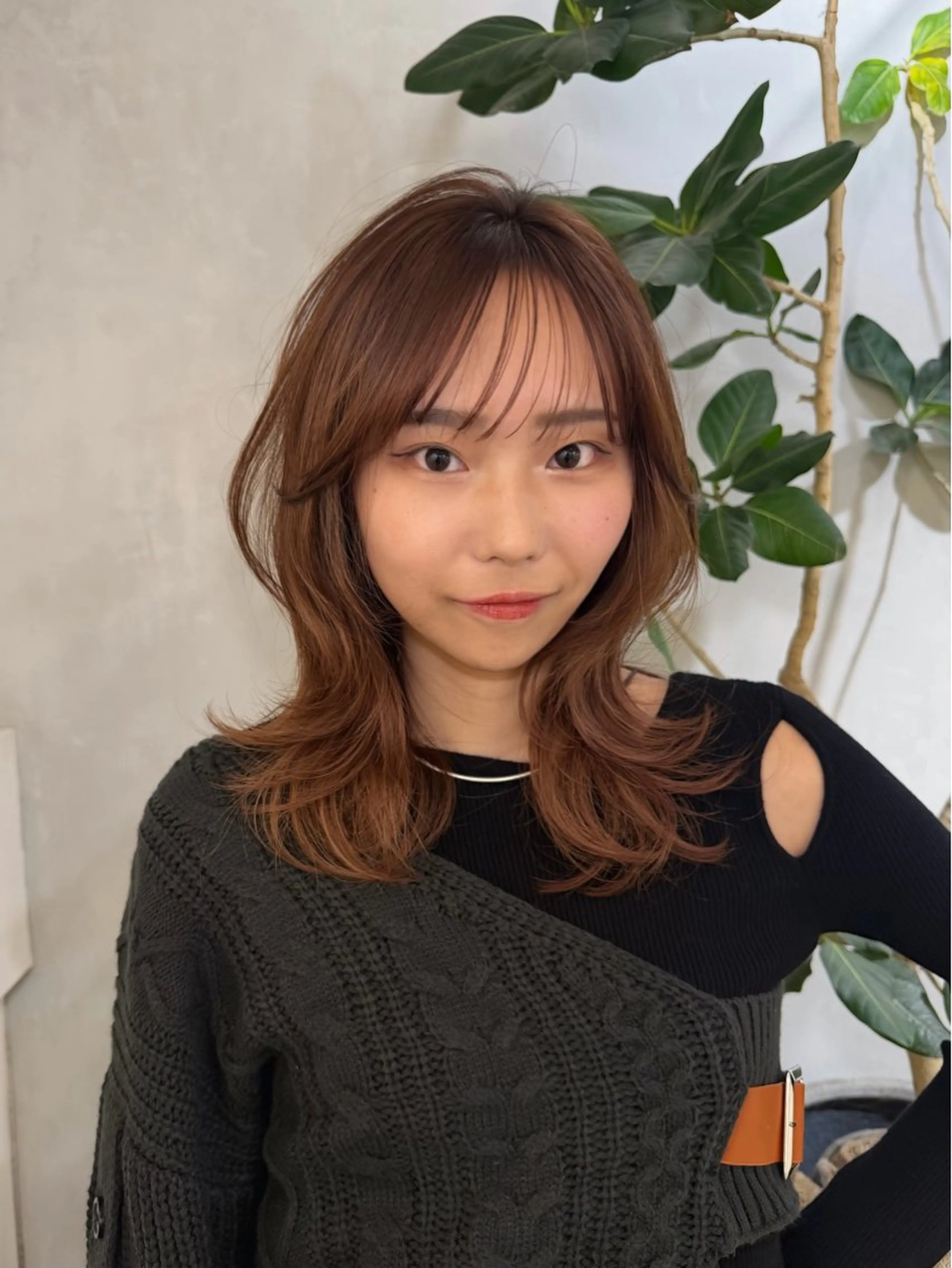 ミディアム SAKI 新宿のヘアスタイル