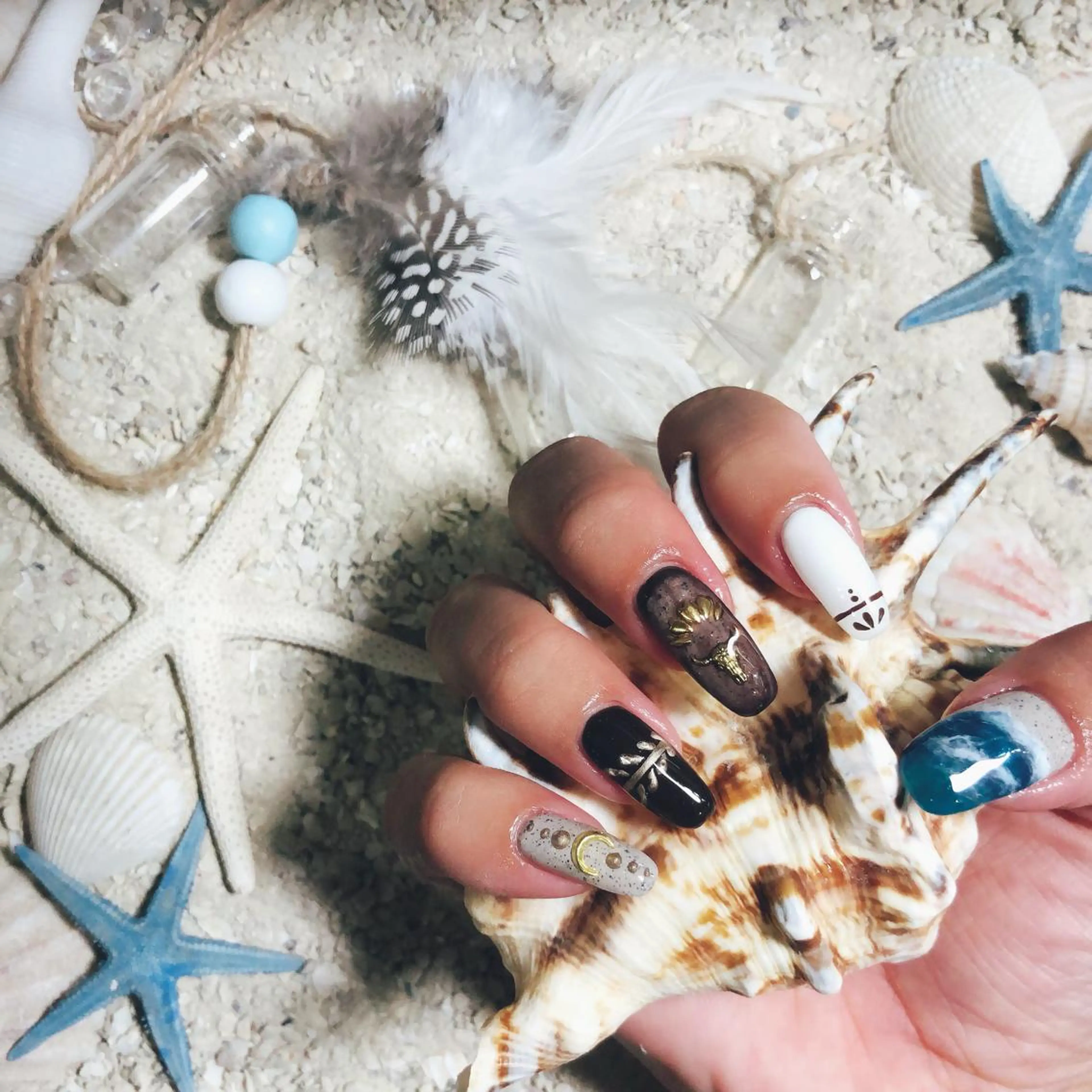 ネイル フットネイル フレンチネイル ジェルネイル ラメ(グリッター) ラメグラデーション 𝐍𝐄𝐎 𝐉𝐔𝐑𝐈のネイルデザイン